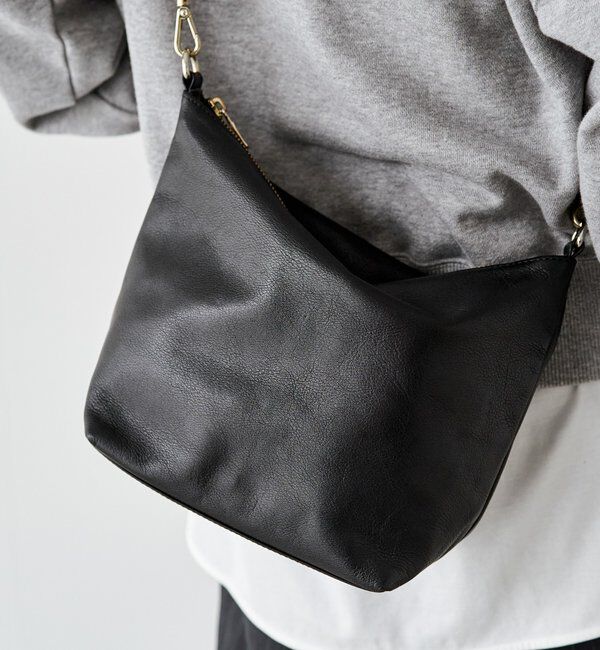  「《3/4～価格改定》ソフトレザーシンプルショルダーバッグ 」|ショルダー・メッセンジャー|