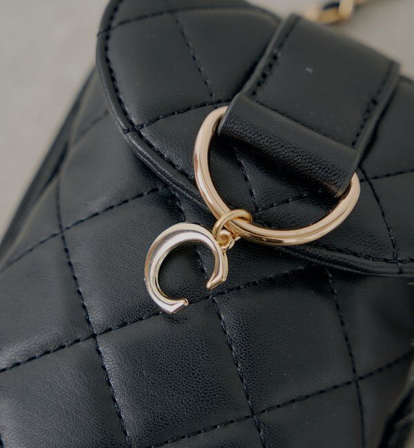  「ファーチャーム付きキルティングスマホポーチ」|その他|