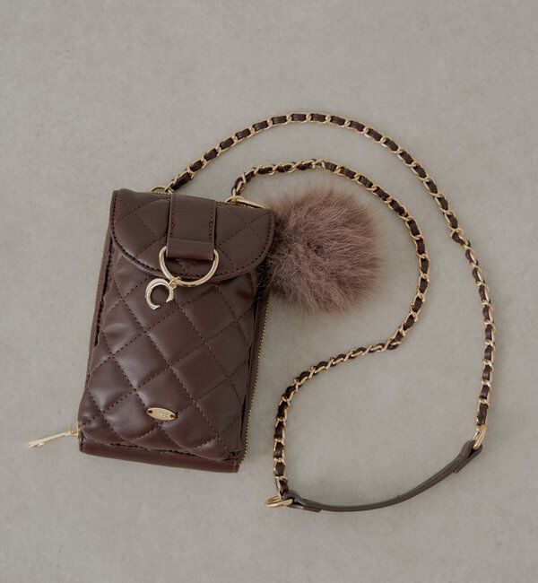  「ファーチャーム付きキルティングスマホポーチ」|その他|ブラウン