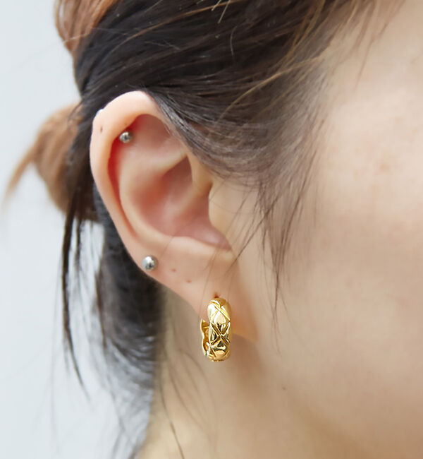 Rouge vif「【sauvage peau】キルティングデザイン ピアス / 両耳」|ピアス|ゴールド