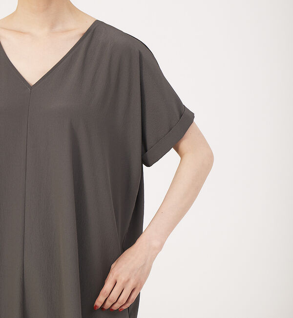 qualite「【WEB・一部店舗限定】Vネックワンピース」|ワンピース|