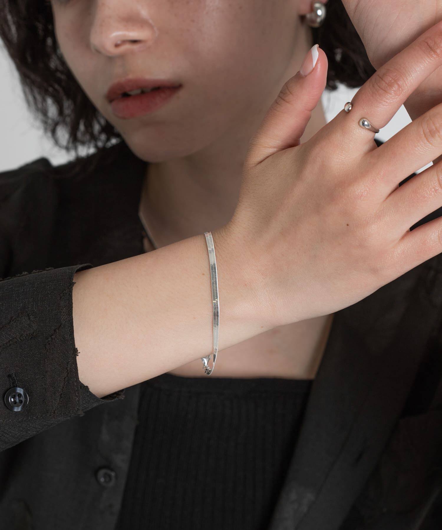 SMELLY「SMELLY so&rsquo;　タイラスネークチェーンブレスレット」|ブレスレット・バングル|