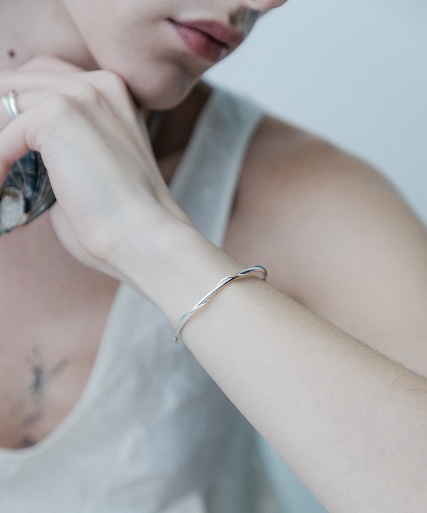 SMELLY「SMELLY so&rsquo;　twist chain bangle」|ブレスレット・バングル|