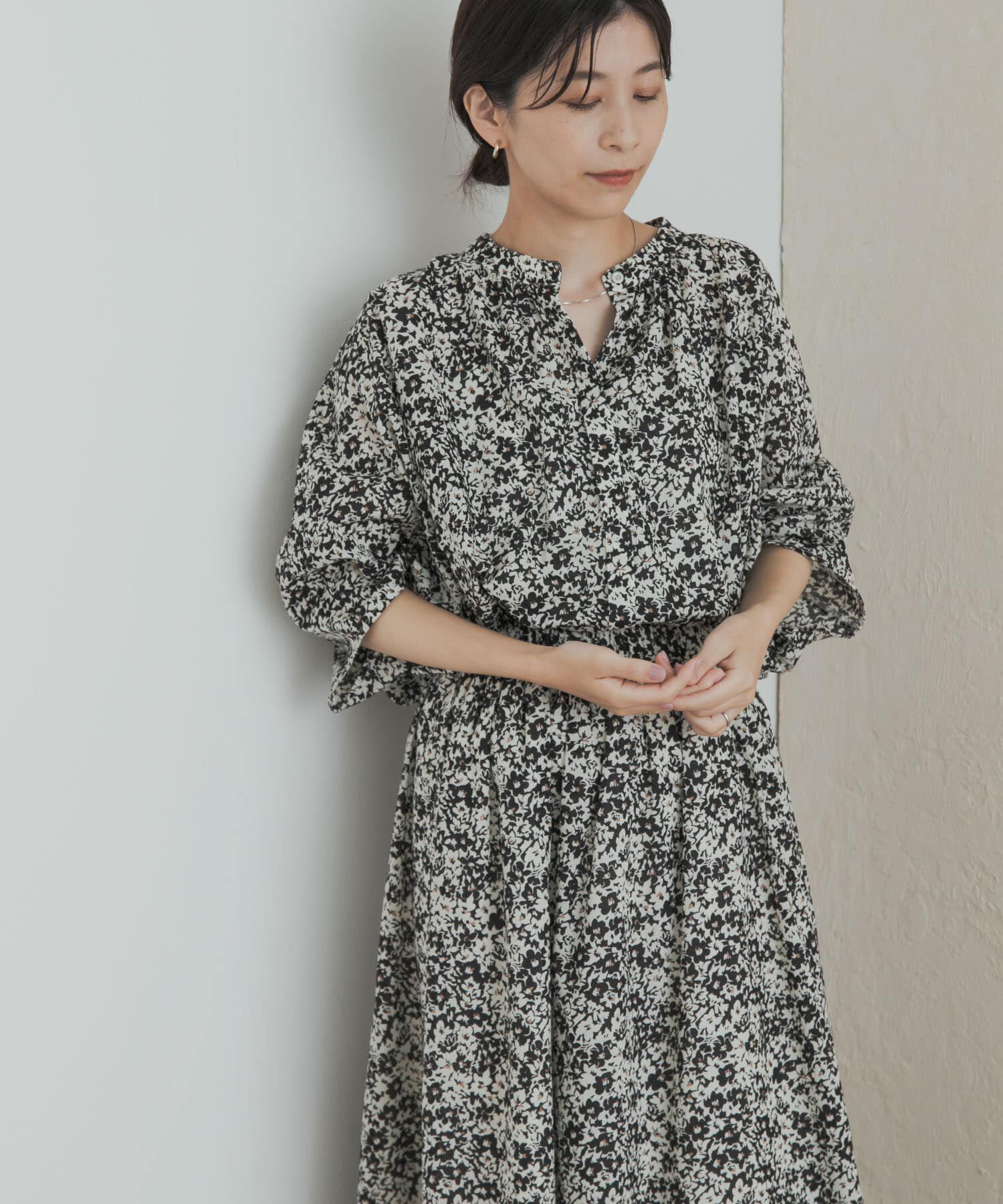 URBAN RESEARCH DOORS「フラワープリントドルマンブラウス」|シャツ・ブラウス|ブラック系その他