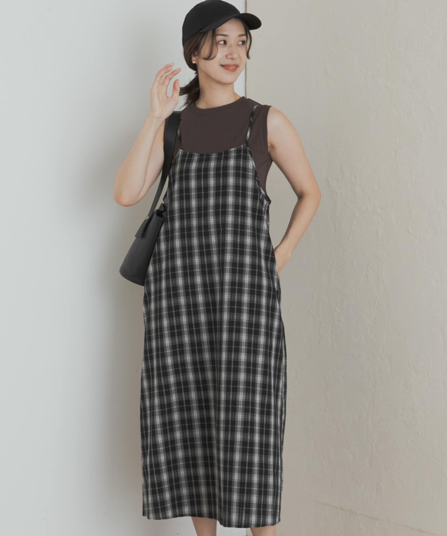 URBAN RESEARCH DOORS「チェックキャミワンピース」|ワンピース|ブラック