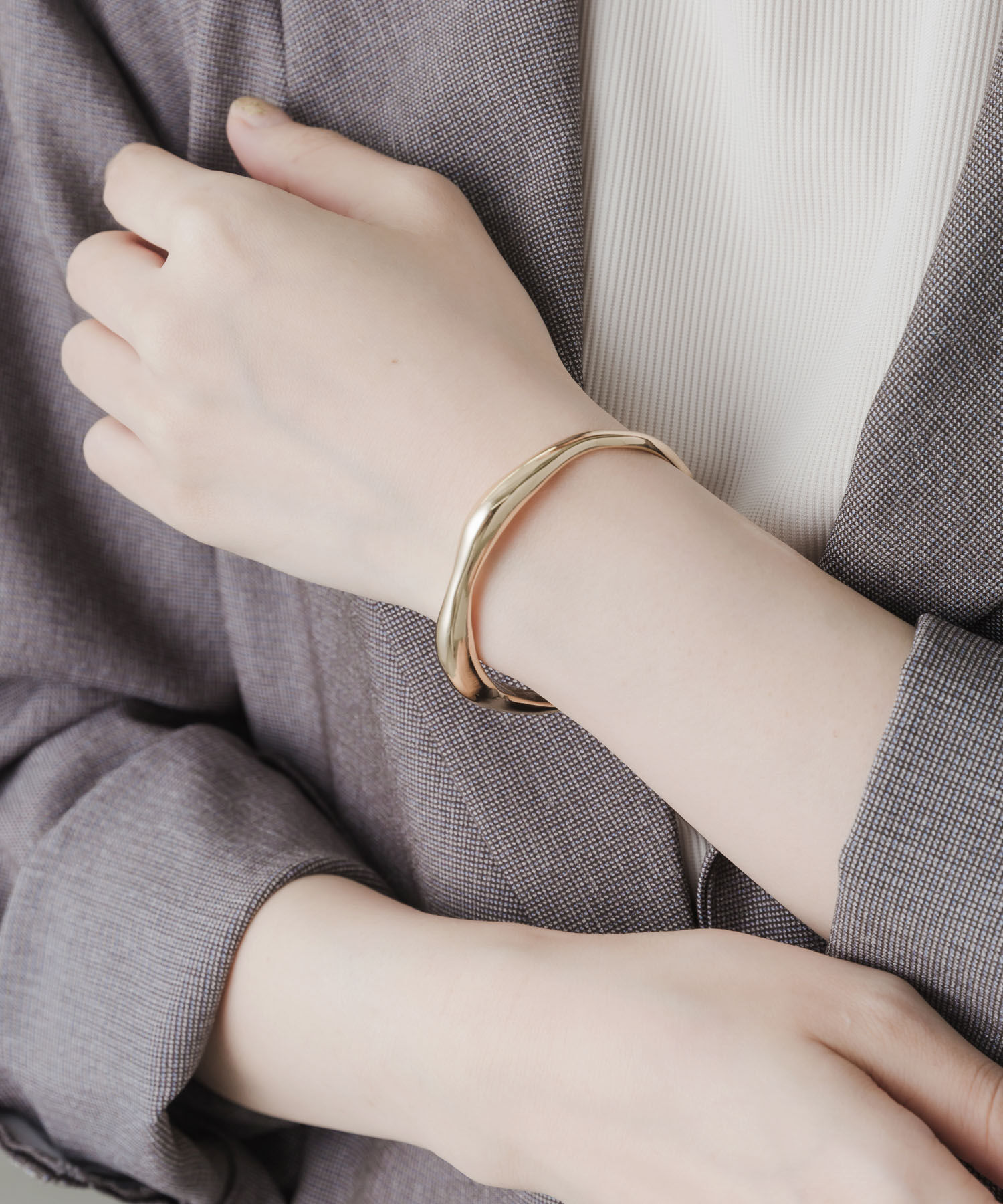 SMELLY「ニュアンスメタルバングル」|ブレスレット・バングル|ゴールド