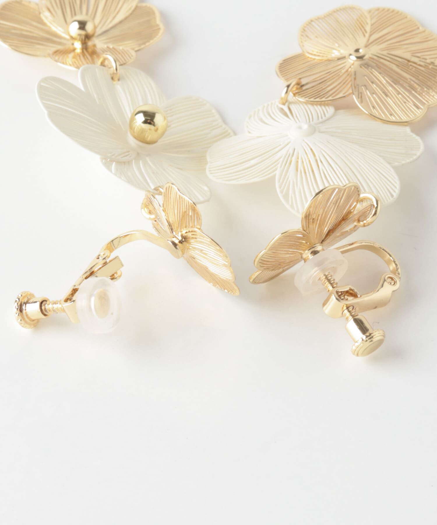 SMELLY「トリプルフラワーイヤリング」|イヤリング|