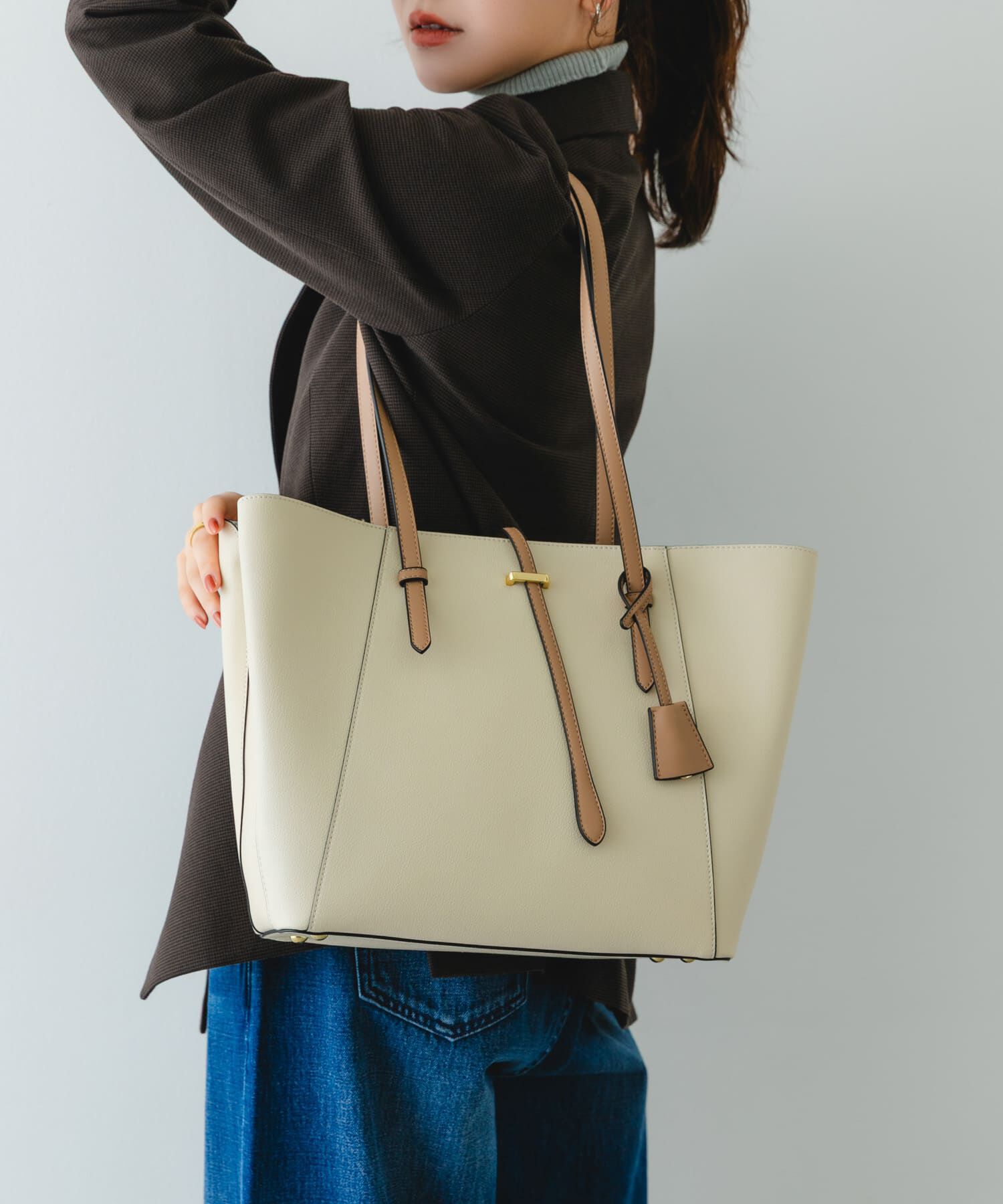 RODE SKO「チャーム付A4トートバッグ」|トートバッグ|アイボリー