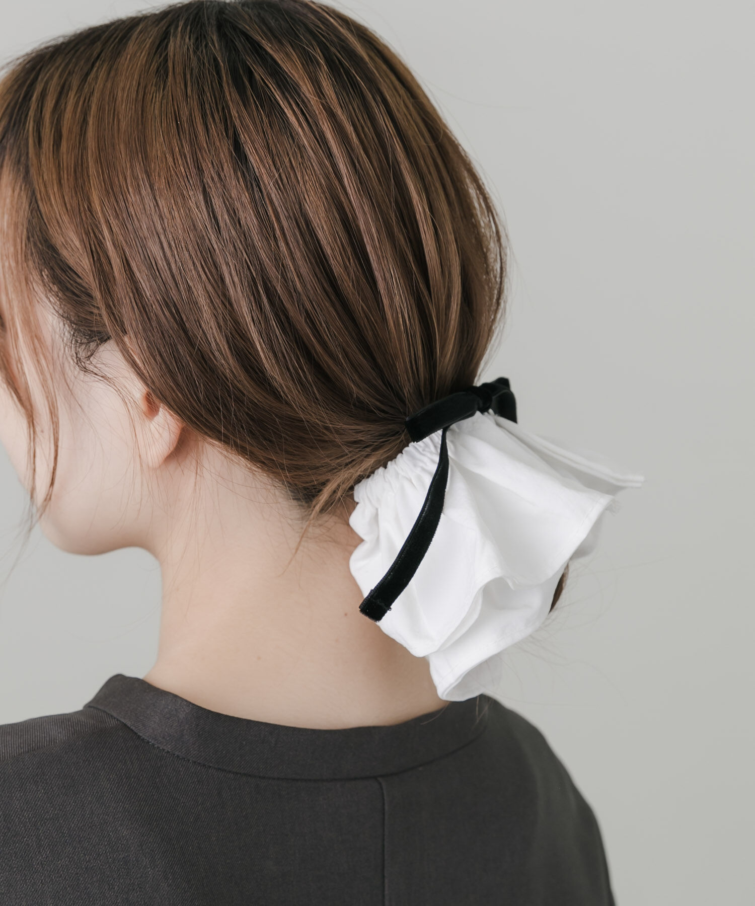 SMELLY「ワイドフリルベロアリボン」|ヘアゴム・シュシュ|