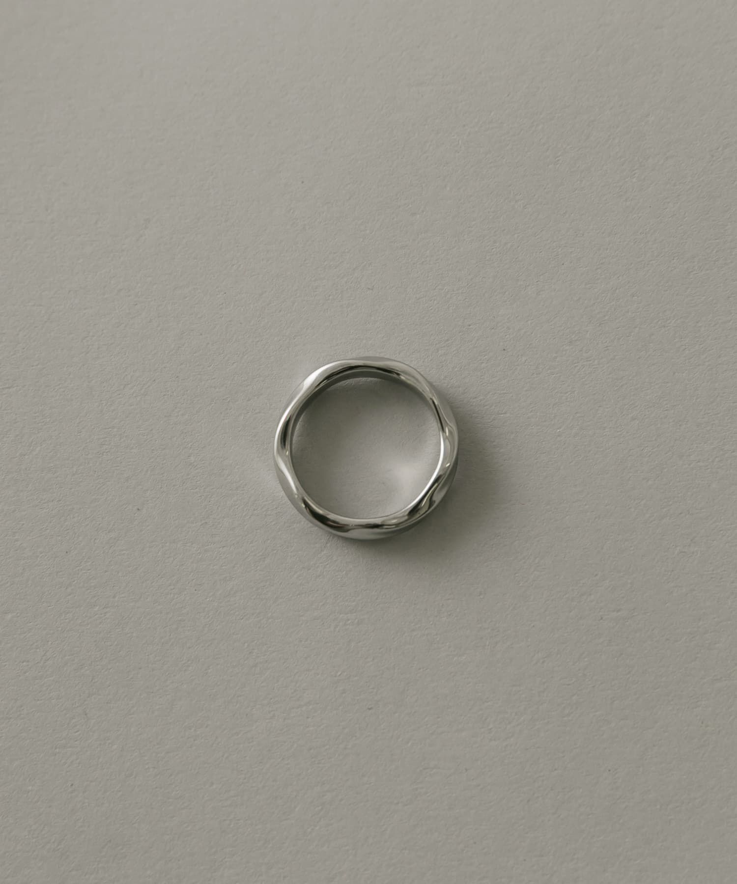 SMELLY「ステンレスシンプルツイストリング」|リング|