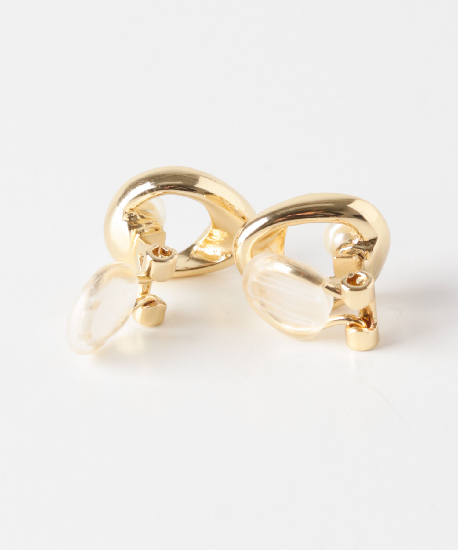 SMELLY「メタルラウンドパールイヤリング」|イヤリング|