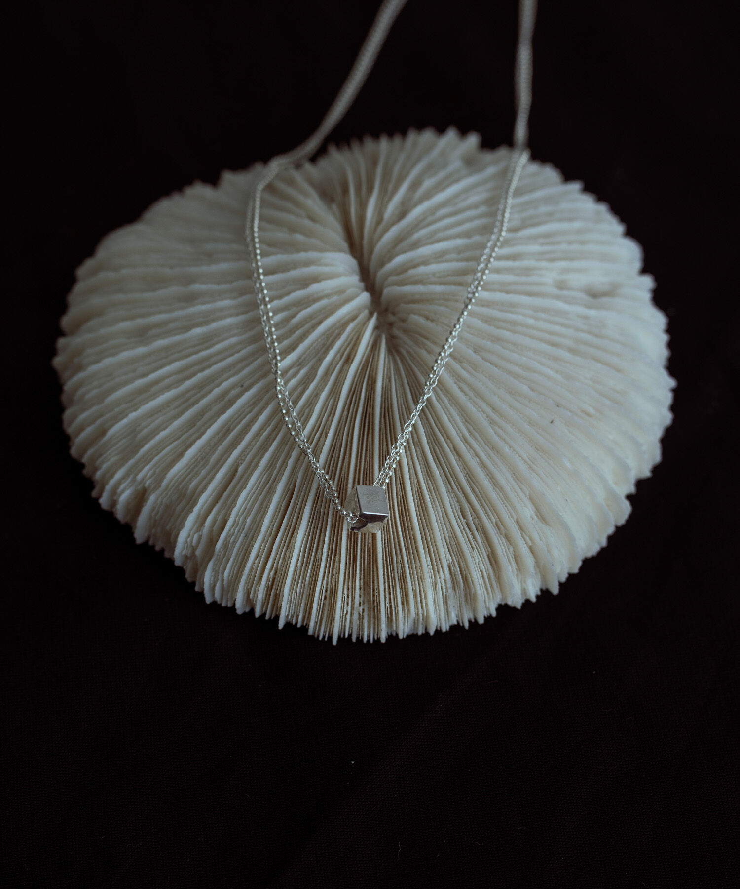 SMELLY「SMELLY so&rsquo;　cube chain necklace」|ネックレス|