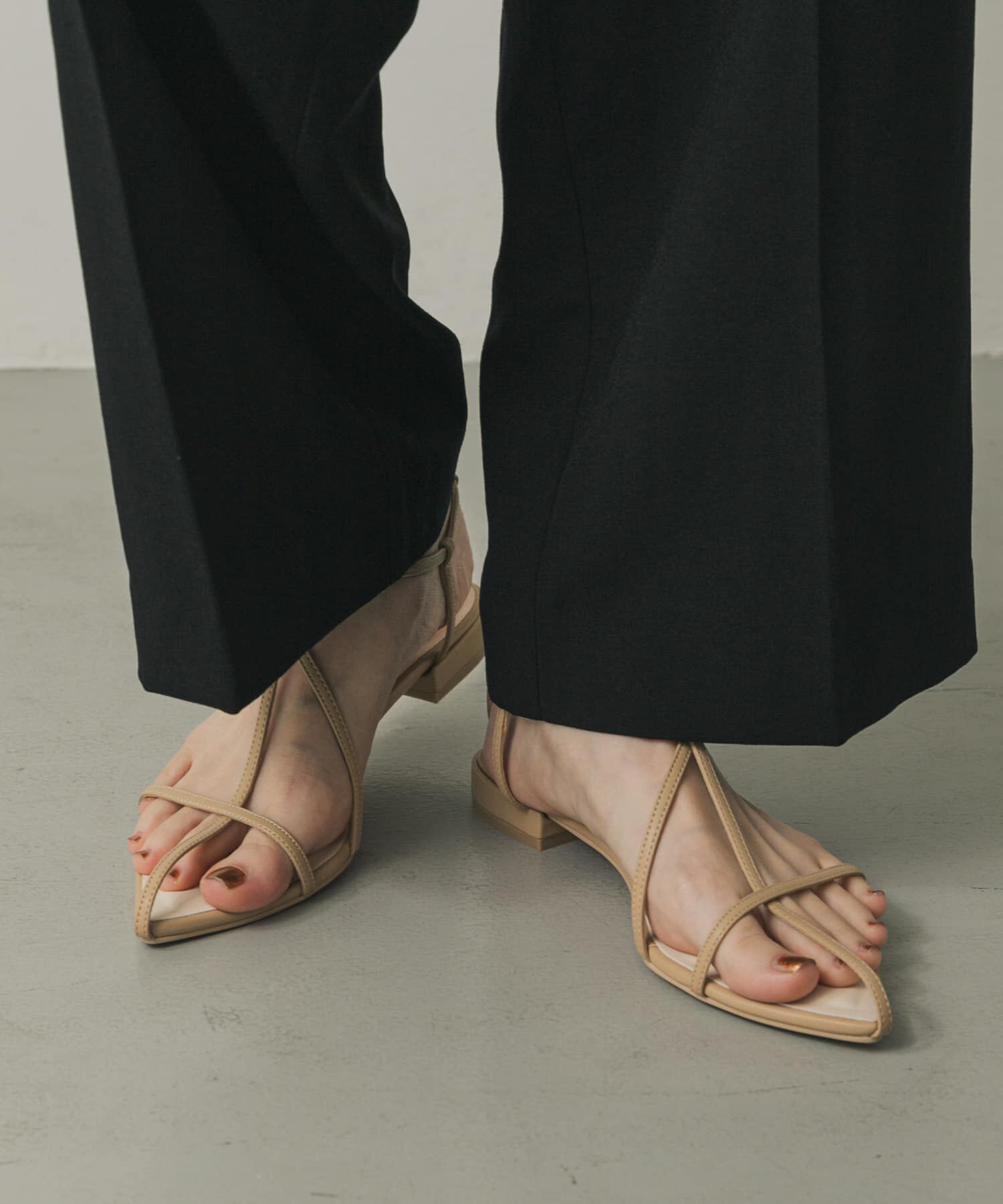 SENSE OF PLACE by URBAN RESEARCH「ポインテッドナローストラップサンダル」|サンダル|ベージュ
