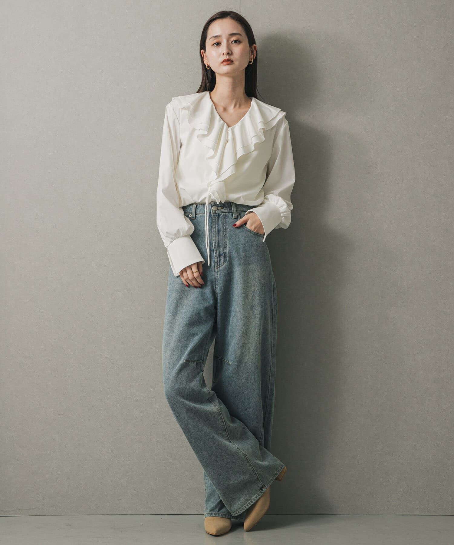 SENSE OF PLACE by URBAN RESEARCH「Vネックラッフルブラウス」|シャツ・ブラウス|