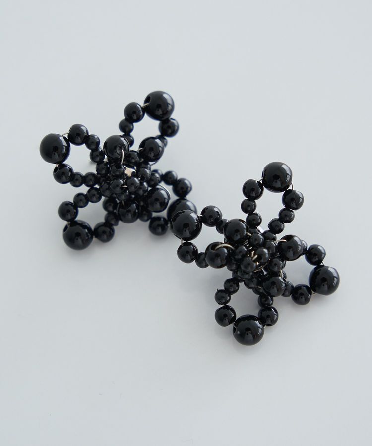 earth music&ecology「パールフラワーピアス」|ピアス|Black