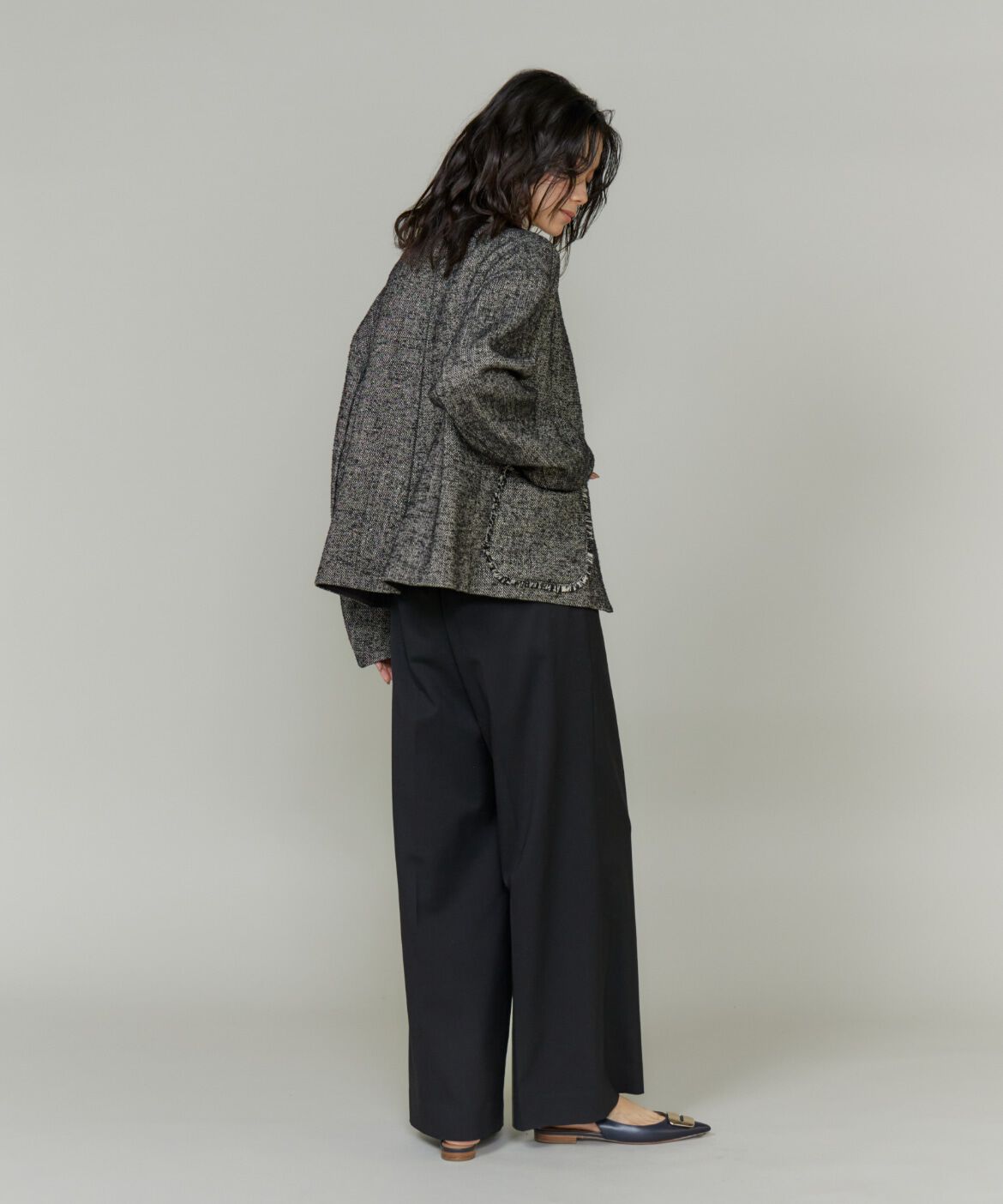 INED「《大きいサイズ》ヘリンボーン柄ノーカラーショートコート」|ピーコート|