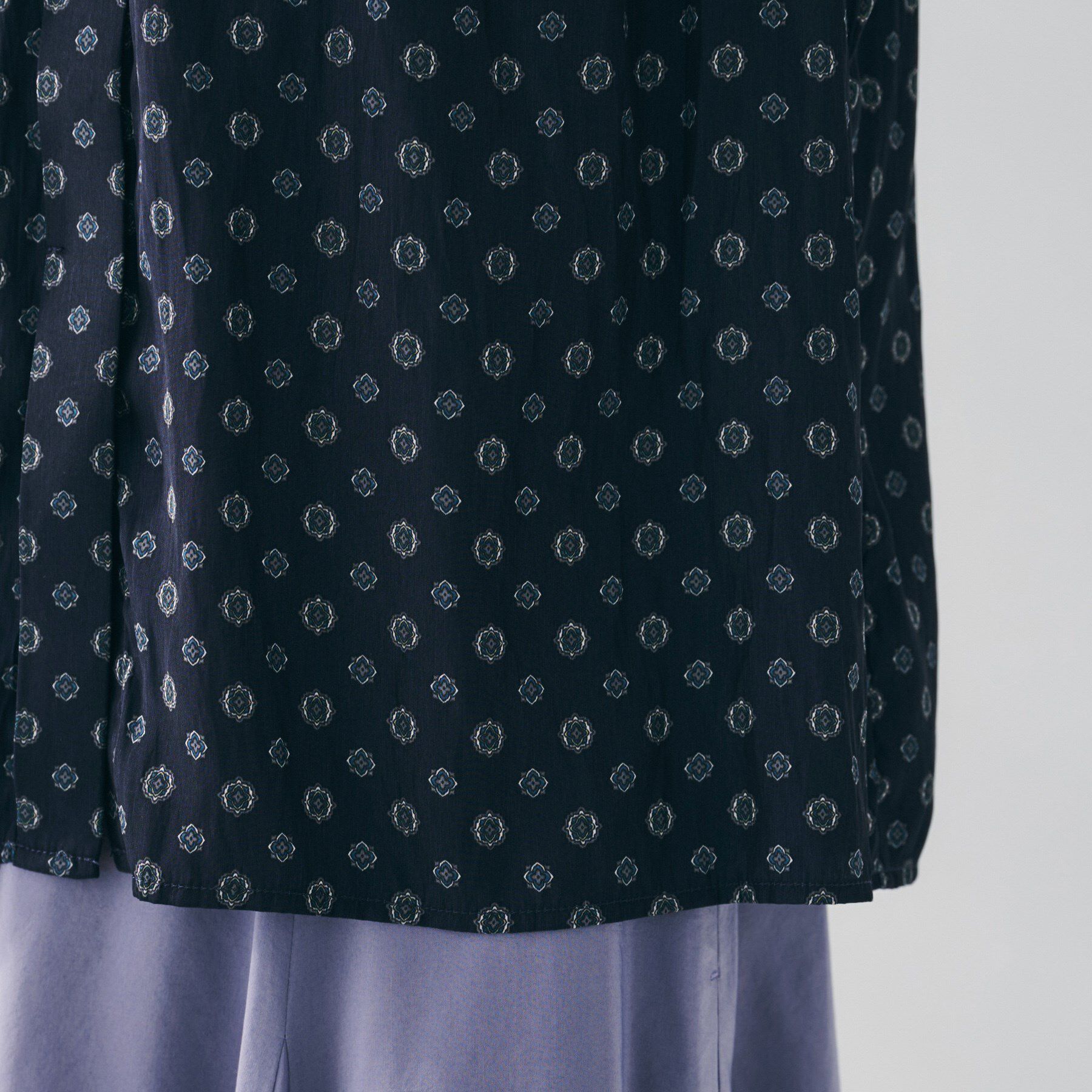 UNTITLED「【セットアップ可能/オンオフ】小紋柄ブラウス」|シャツ・ブラウス|