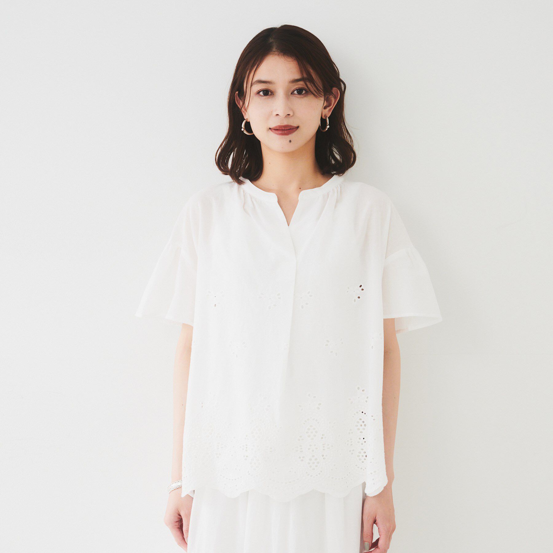 UNTITLED「【セットアップ可/コットン100】スカラップ刺繍ブラウス」|シャツ・ブラウス|