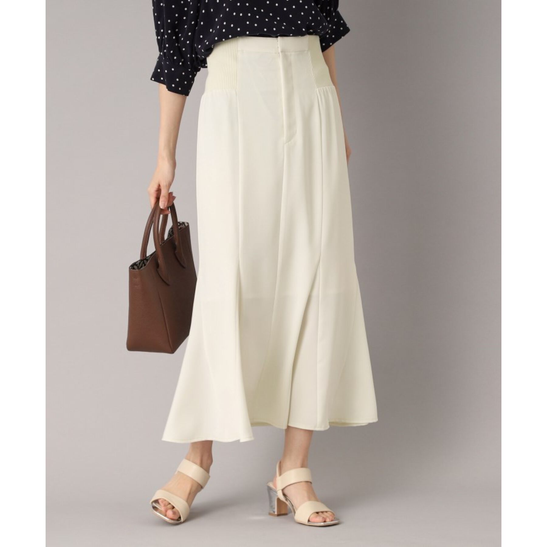 DRESSTERIOR「【大人百花春号掲載 モデル美香さん着用】バックストラップマーメイドスカート」|スカート|