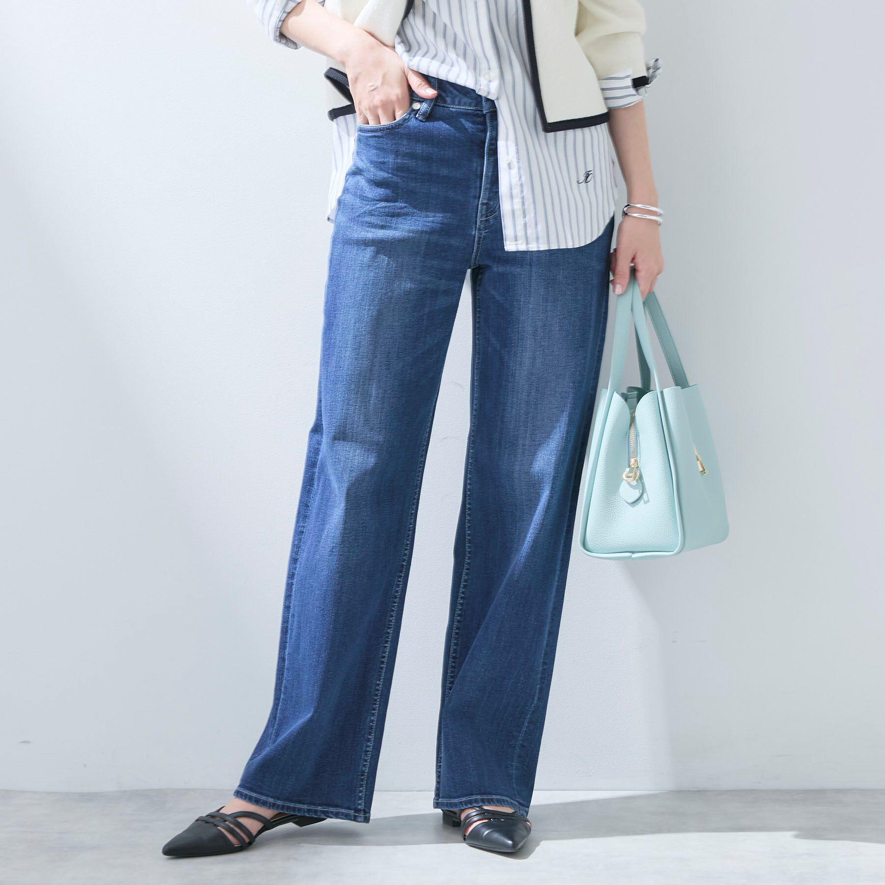 INDIVI「【春の新色登場！褒められデニム】ワイドストレート デニムパンツ」|デニム|ブルー(693)