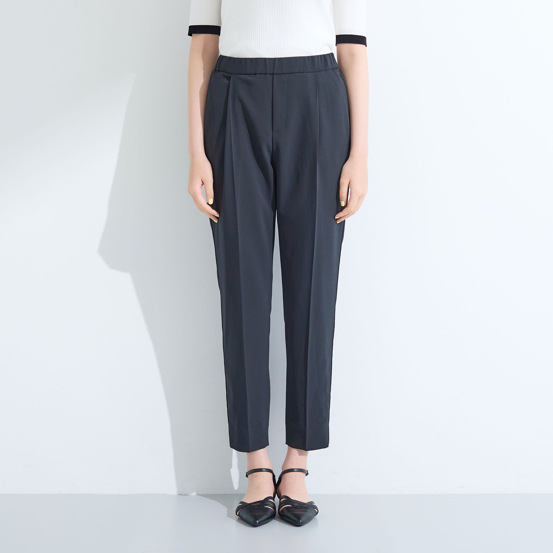 INDIVI「【洗える／UVケア】ストレッチ タックテーパードパンツ」|スーツ|