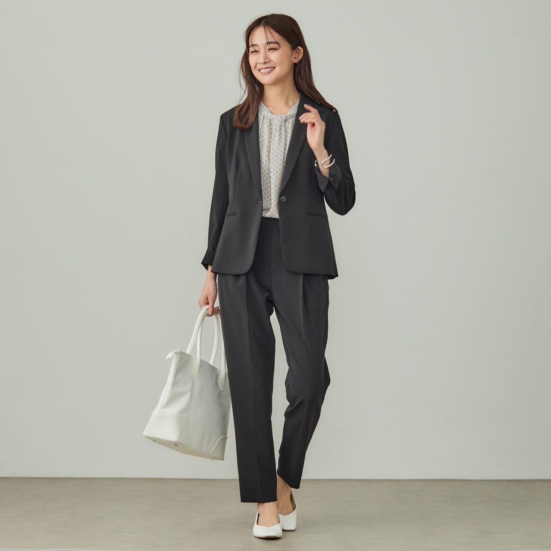 INDIVI「【洗える／UVケア】ストレッチ タックテーパードパンツ」|スーツ|