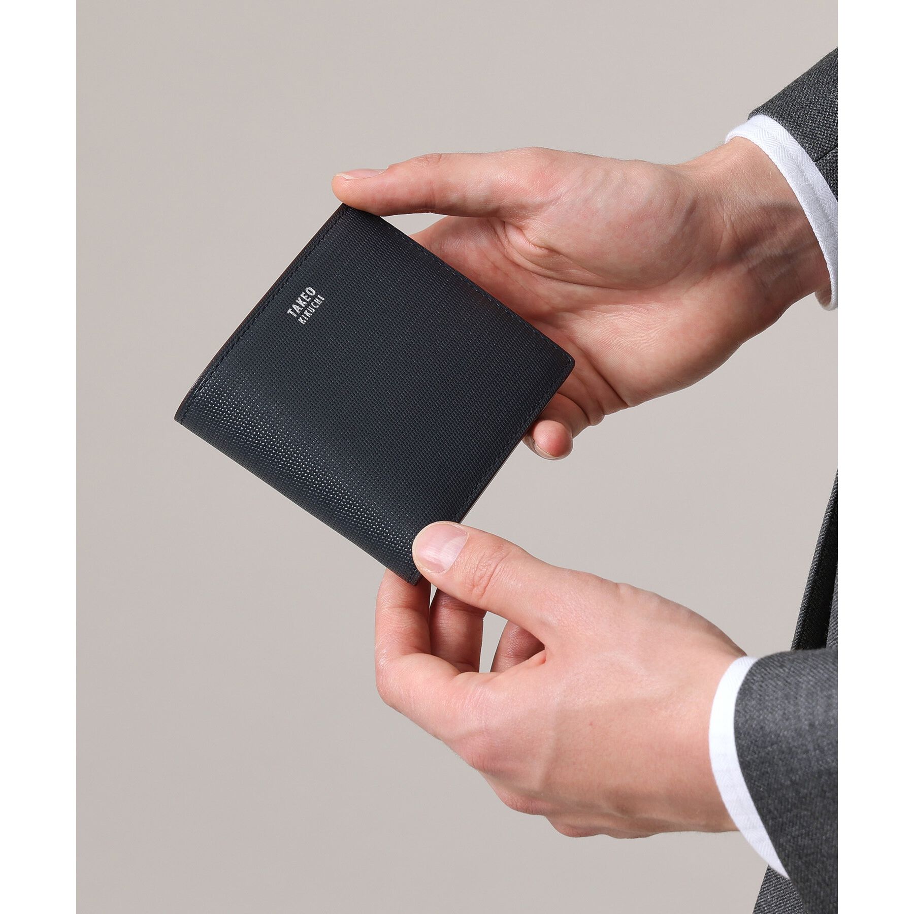 TAKEO KIKUCHI「【ソフト＆ナチュラル】ミニメッシュ レザー 2つ折り財布」|財布|