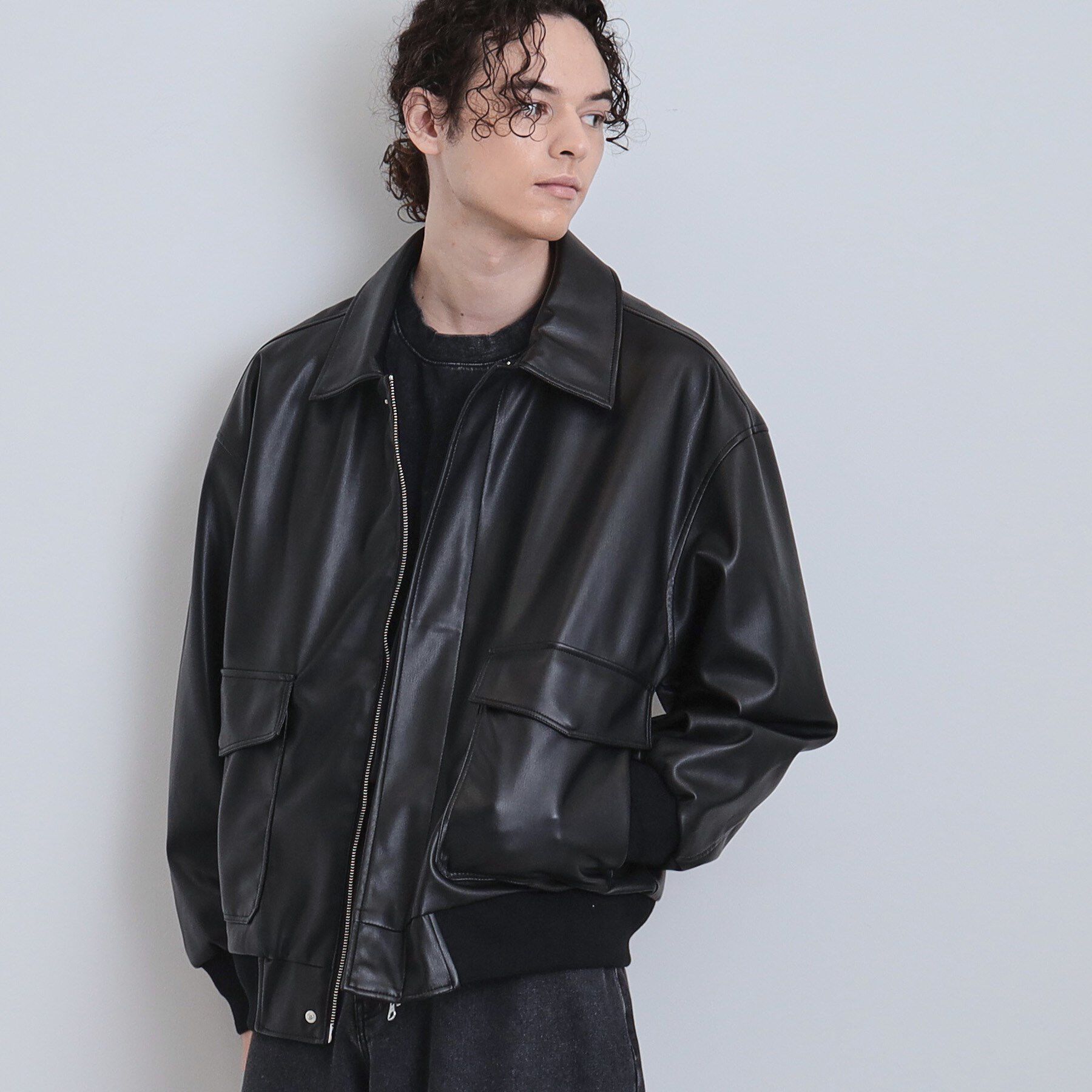 tk.TAKEO KIKUCHI「A－2シンセティックレザーブルゾン」|ブルゾン・スタジャン|ブラック(019)