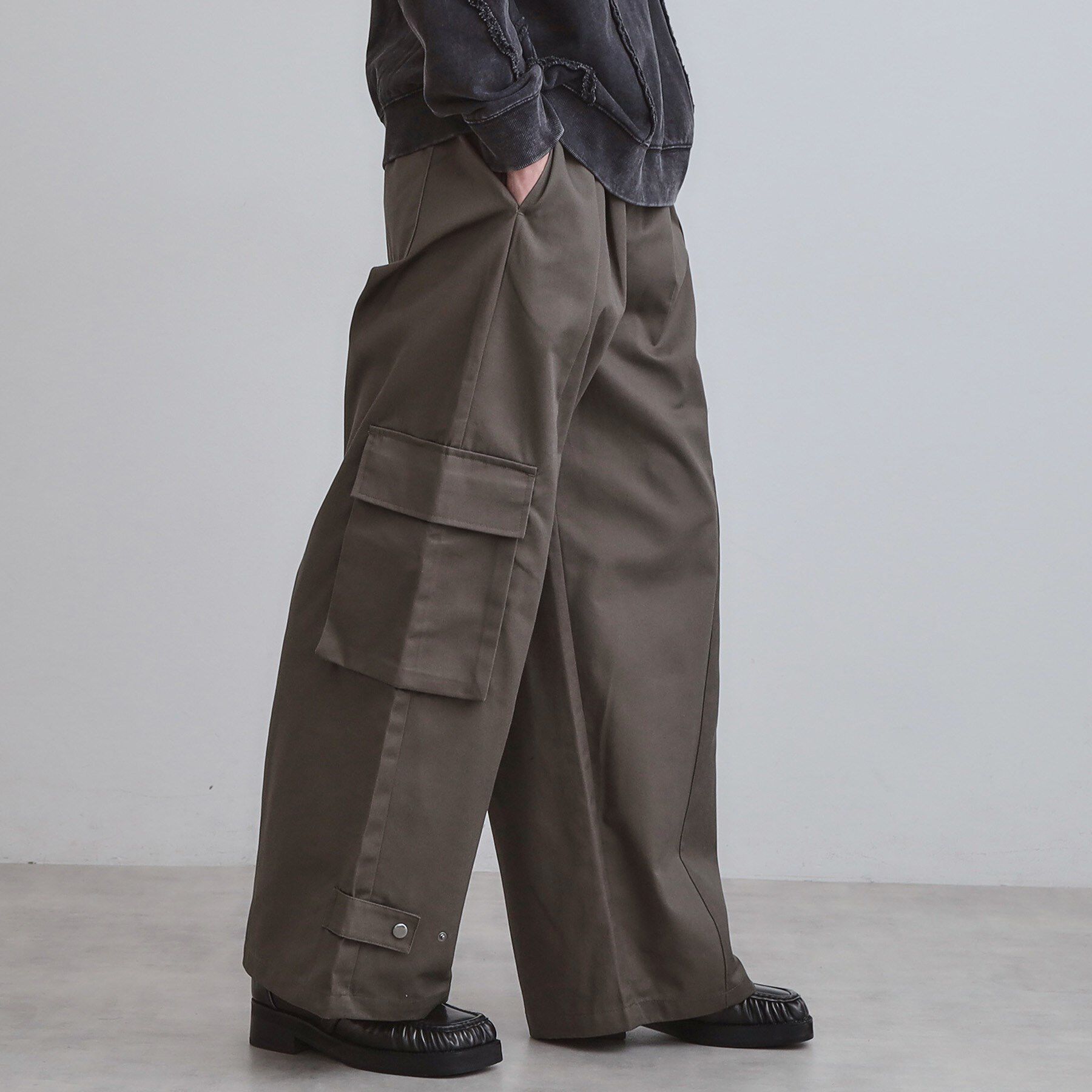 tk.TAKEO KIKUCHI「ワイドカーゴパンツ」|その他|グレージュ(050)