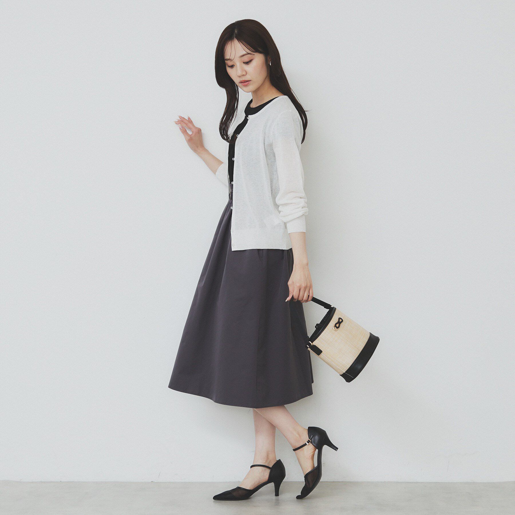 index「《7色展開/XS-LLサイズ》ビジューボタンクルーネックカーディガン【洗濯機洗い可】」|カーディガン|