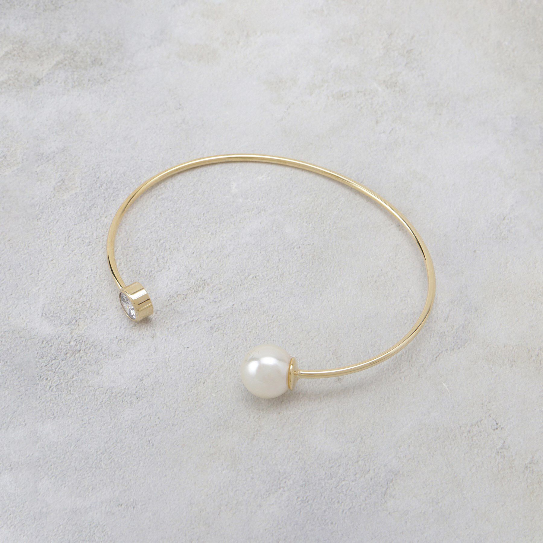 OPAQUE.CLIP「フェイクパールビジュー メタルバングル」|ブレスレット・バングル|ゴールド(007)