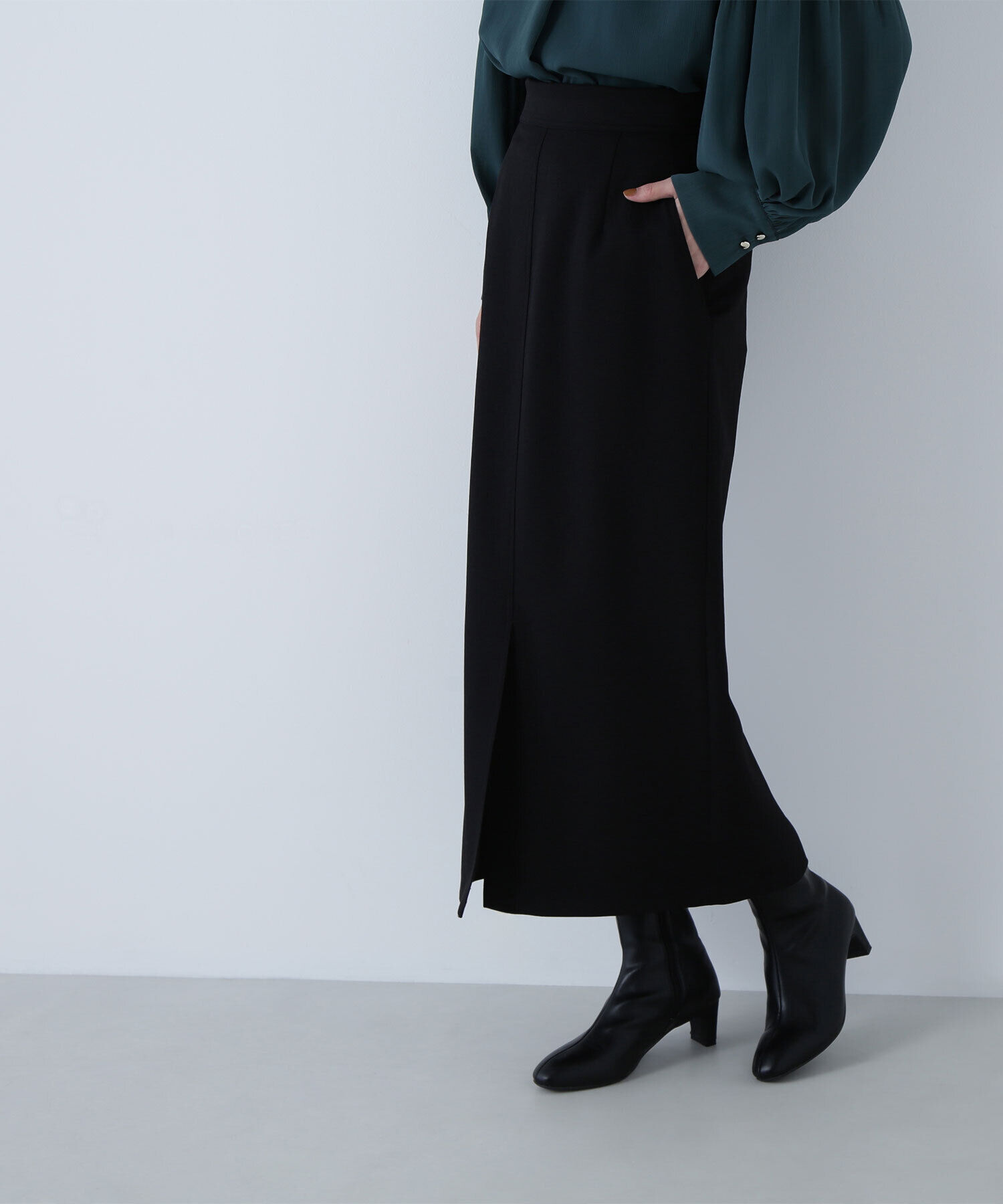  「ウーリッシュカルゼシリーズ ナロースカート」|スカート|