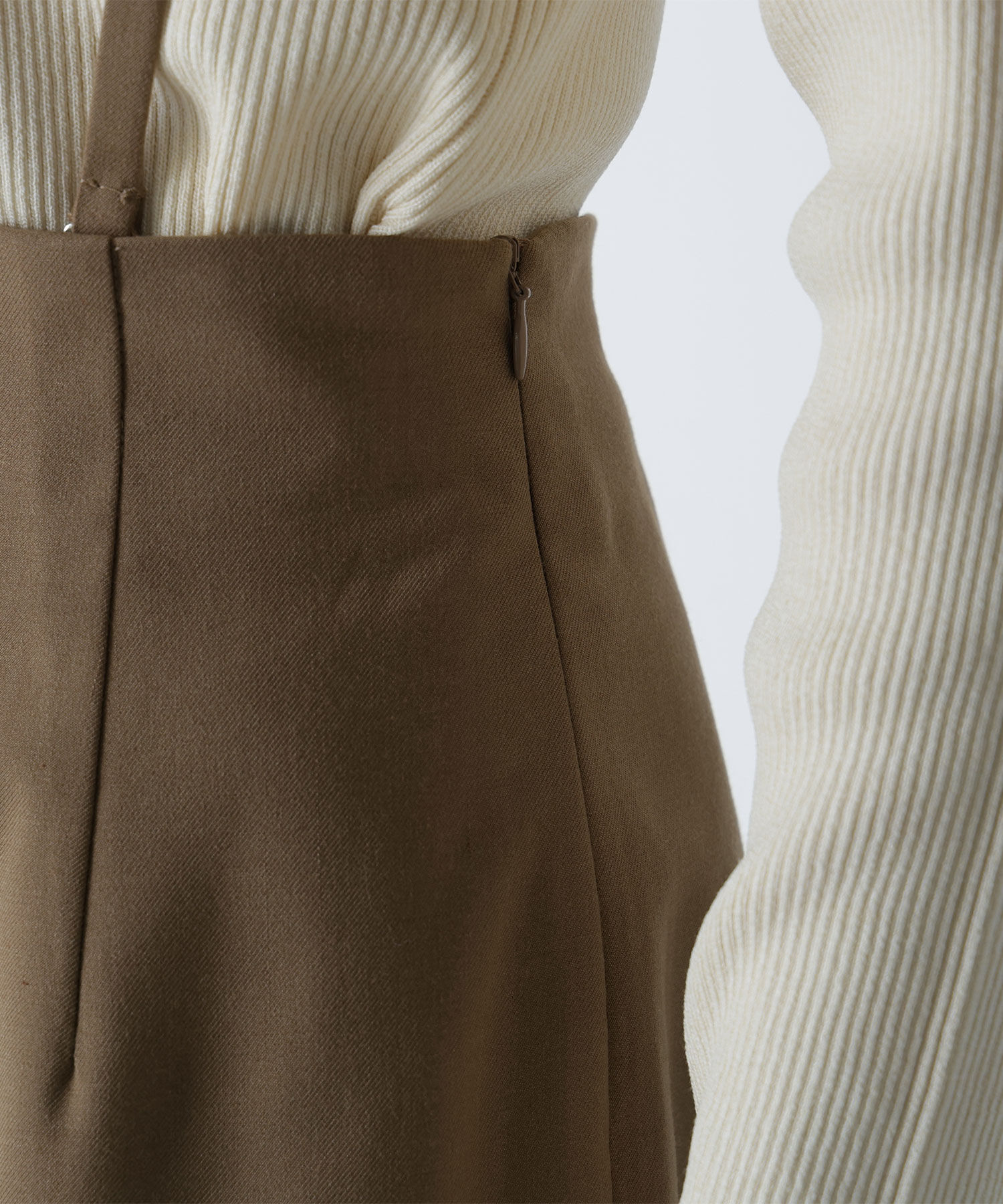  「ストラップ付ナロースカート」|スカート|