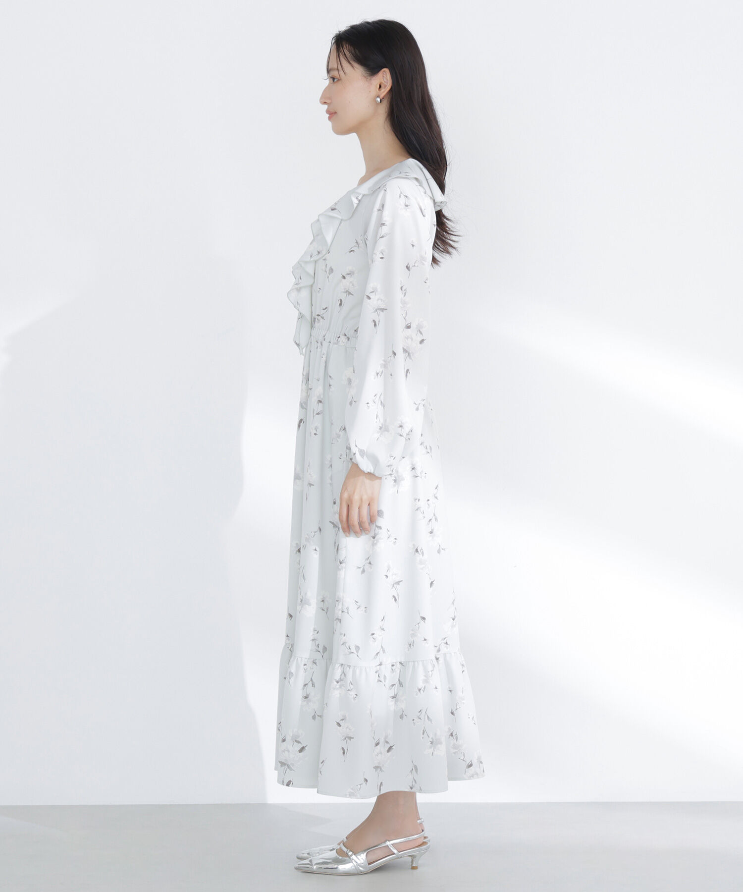  「ラッフルフラワープリントワンピース」|ワンピース|