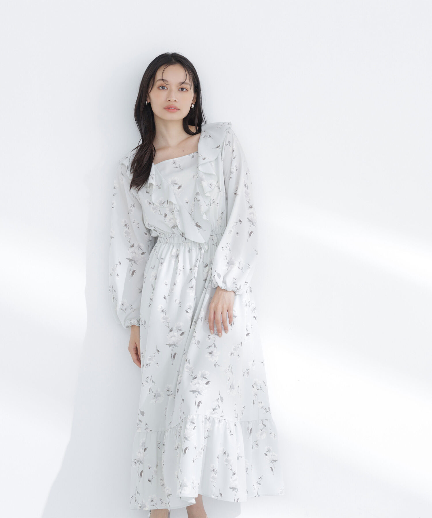  「ラッフルフラワープリントワンピース」|ワンピース|