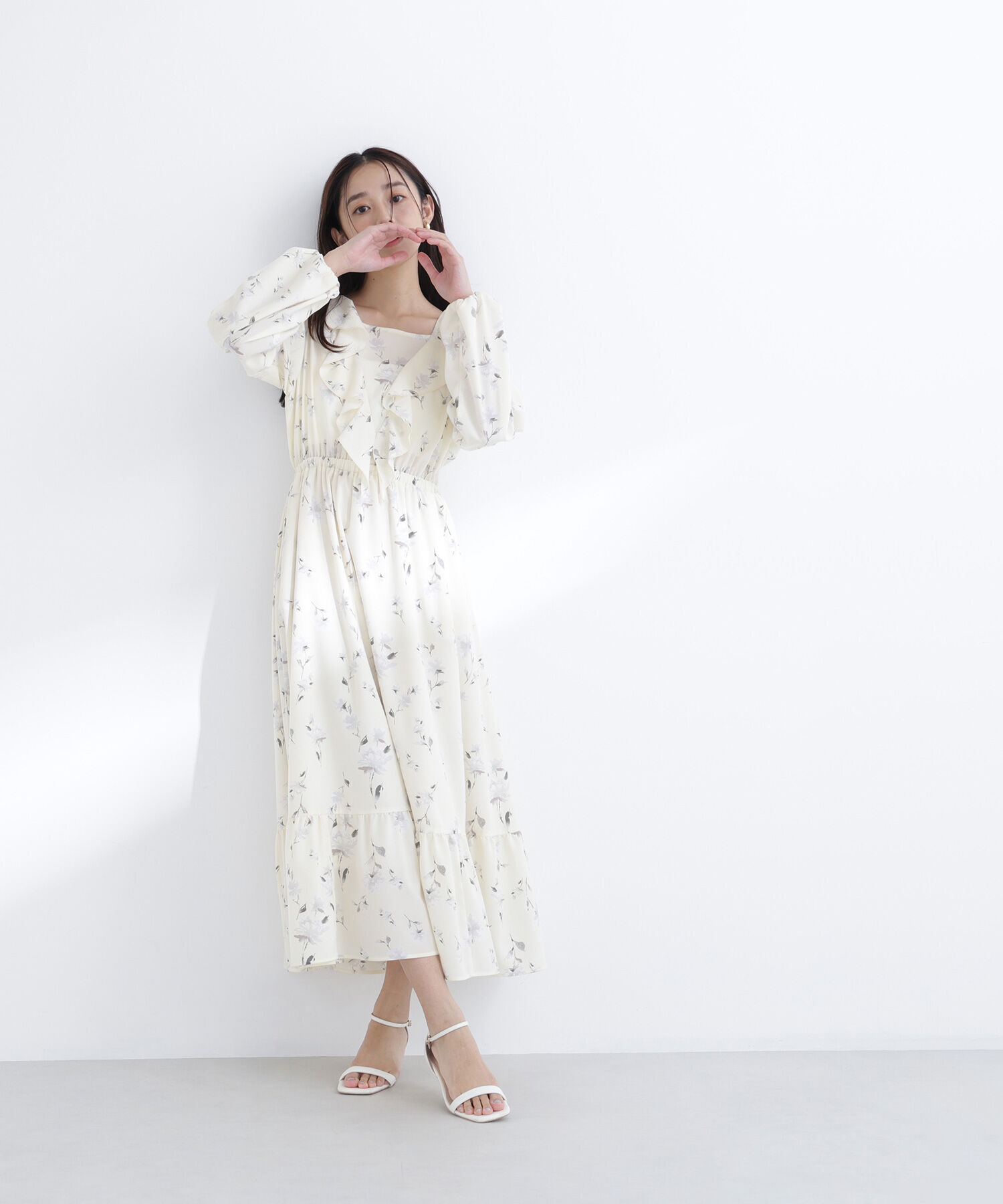  「ラッフルフラワープリントワンピース」|ワンピース|