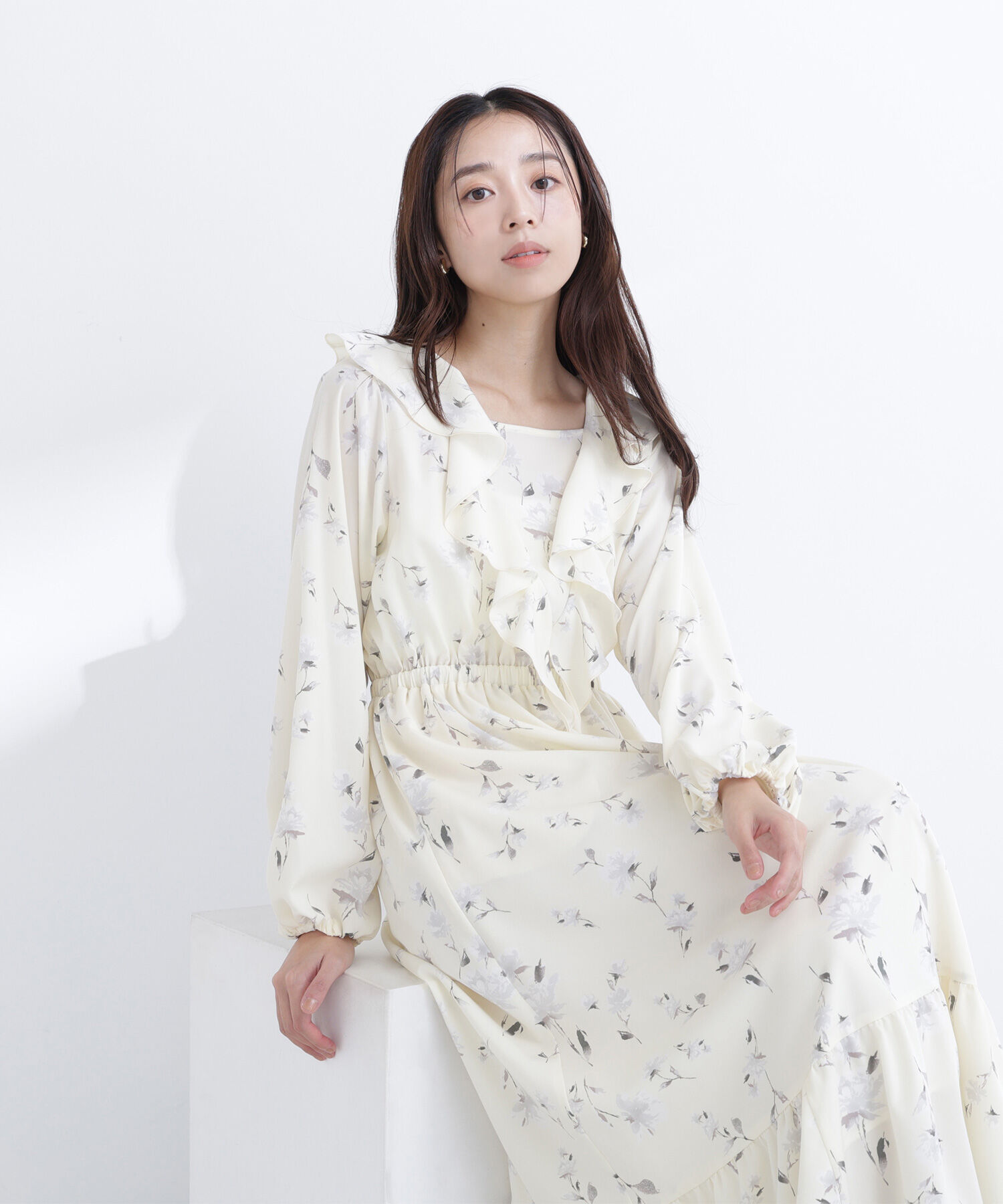  「ラッフルフラワープリントワンピース」|ワンピース|