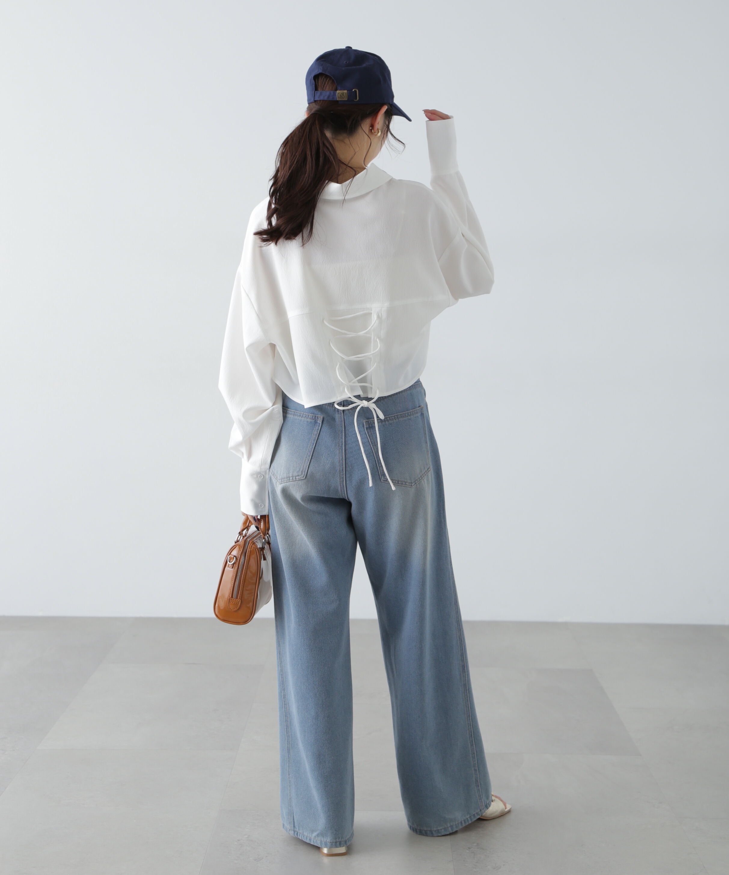  「バックレースアップショート丈シャツ」|シャツ・ブラウス|