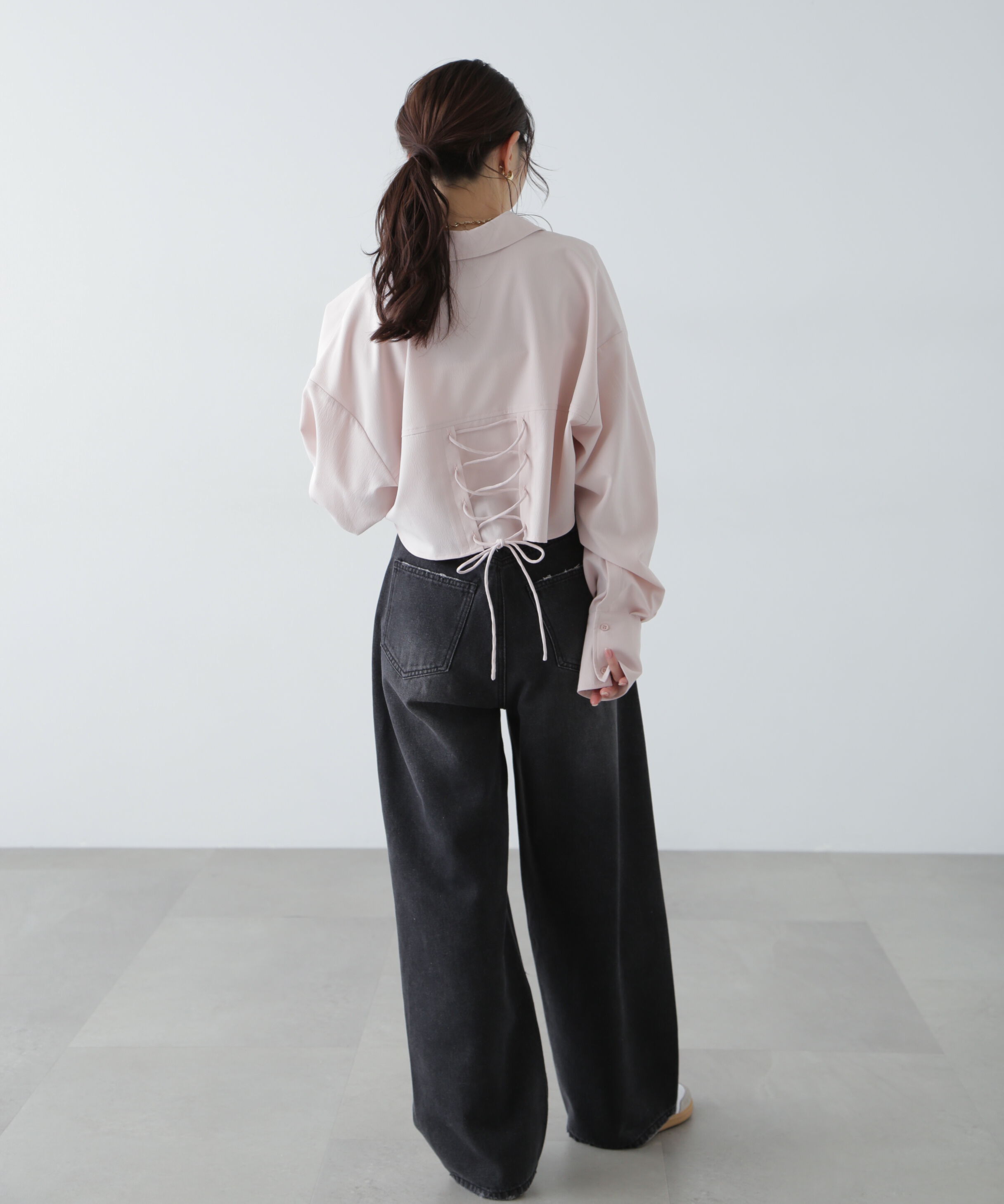  「バックレースアップショート丈シャツ」|シャツ・ブラウス|