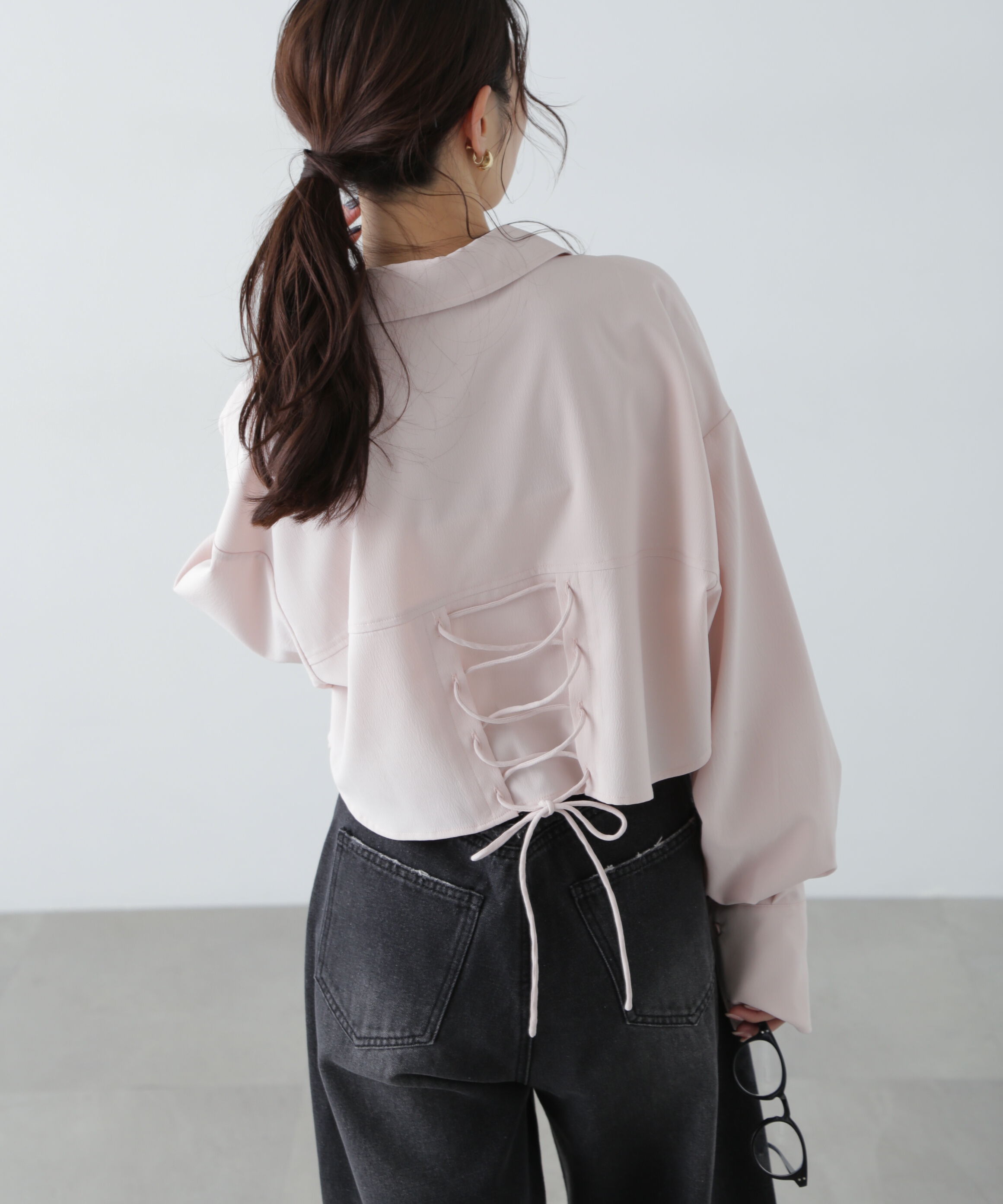  「バックレースアップショート丈シャツ」|シャツ・ブラウス|