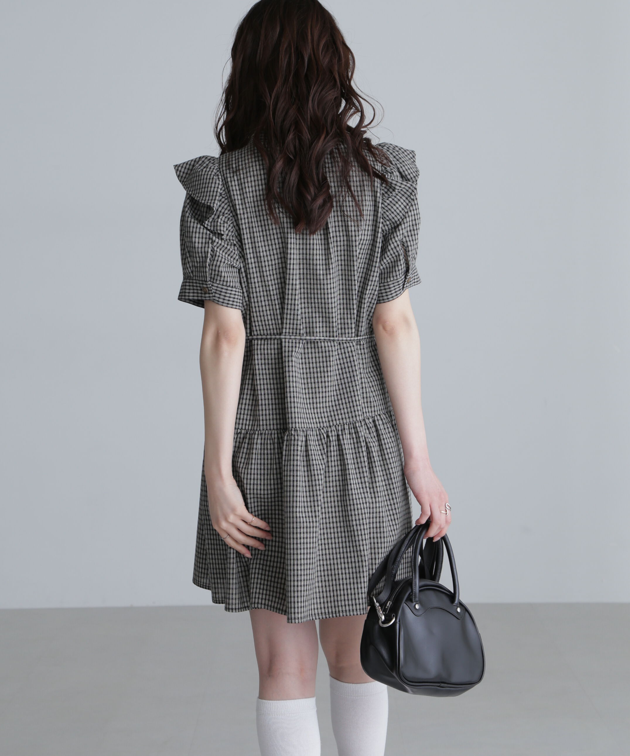  「ミニチェック肩フリルティアードミニワンピース」|ワンピース|