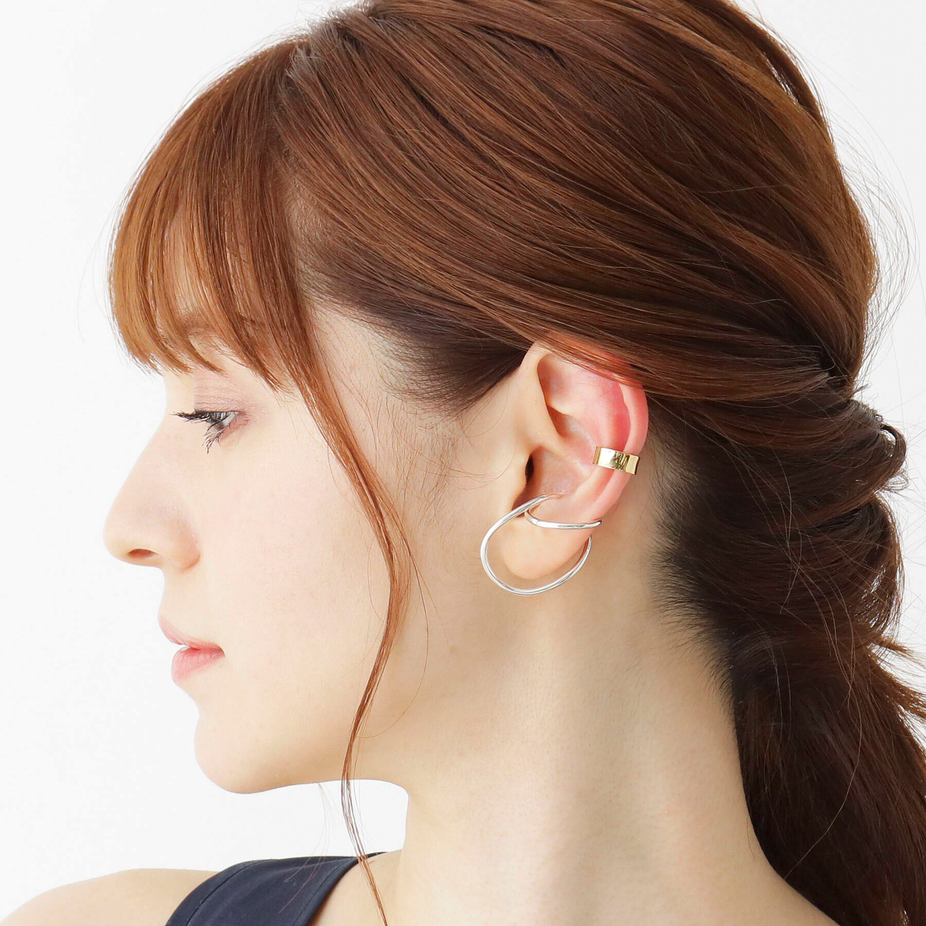 COCOSHNIK「シルバー クロスウェーブ イヤーカフ」|イヤリング|