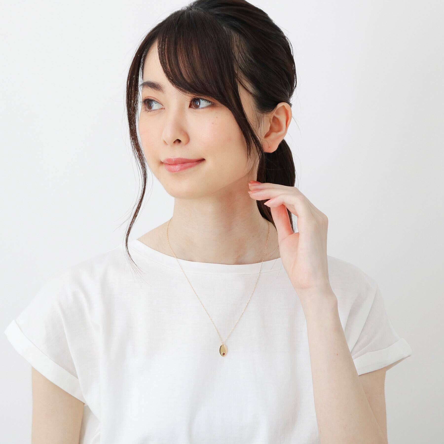 COCOSHNIK「カラーストーン（ガーネット）オーバルプレート　ネックレス」|ネックレス|