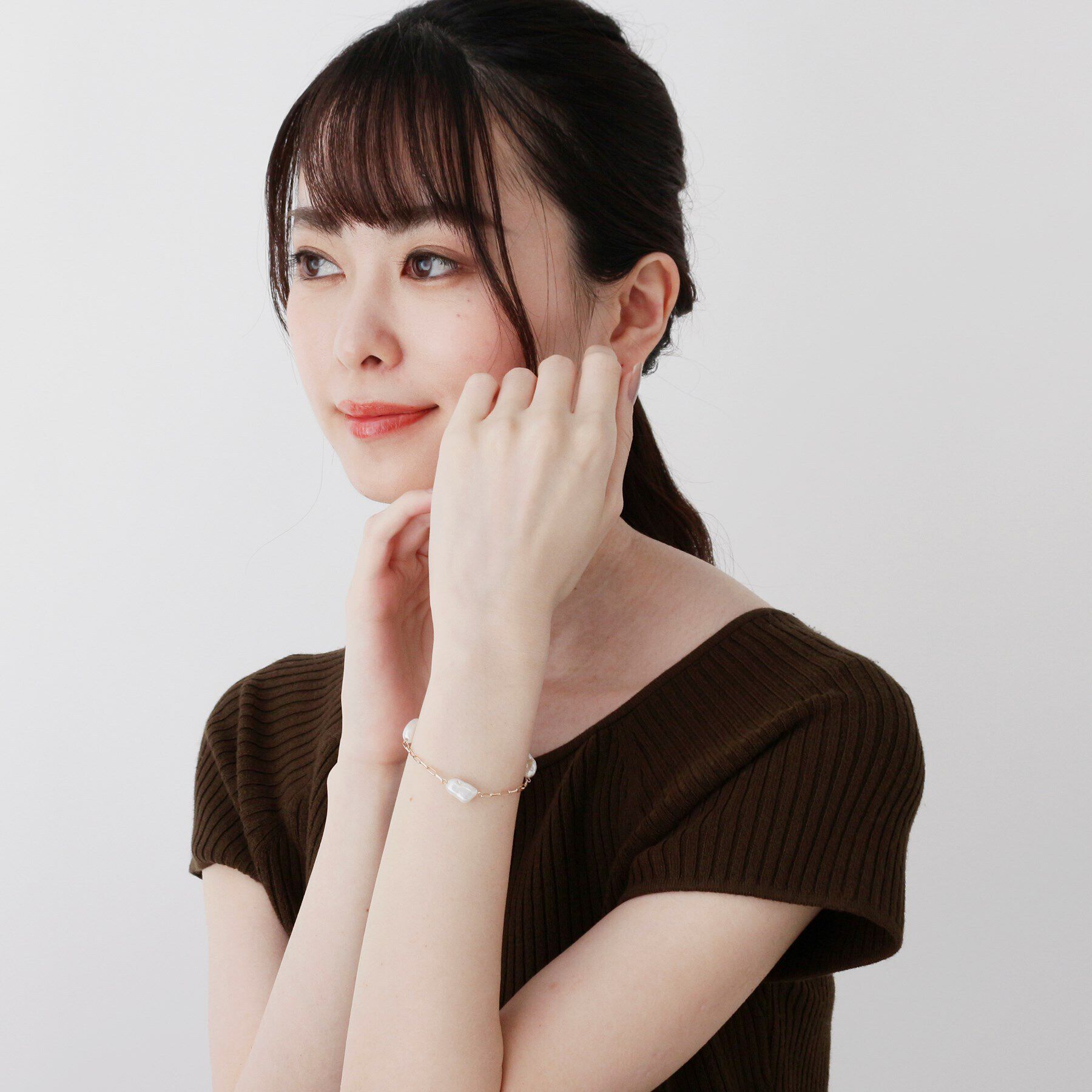 COCOSHNIK「K10バロック淡水パール ステーション ブレスレット」|ブレスレット・バングル|