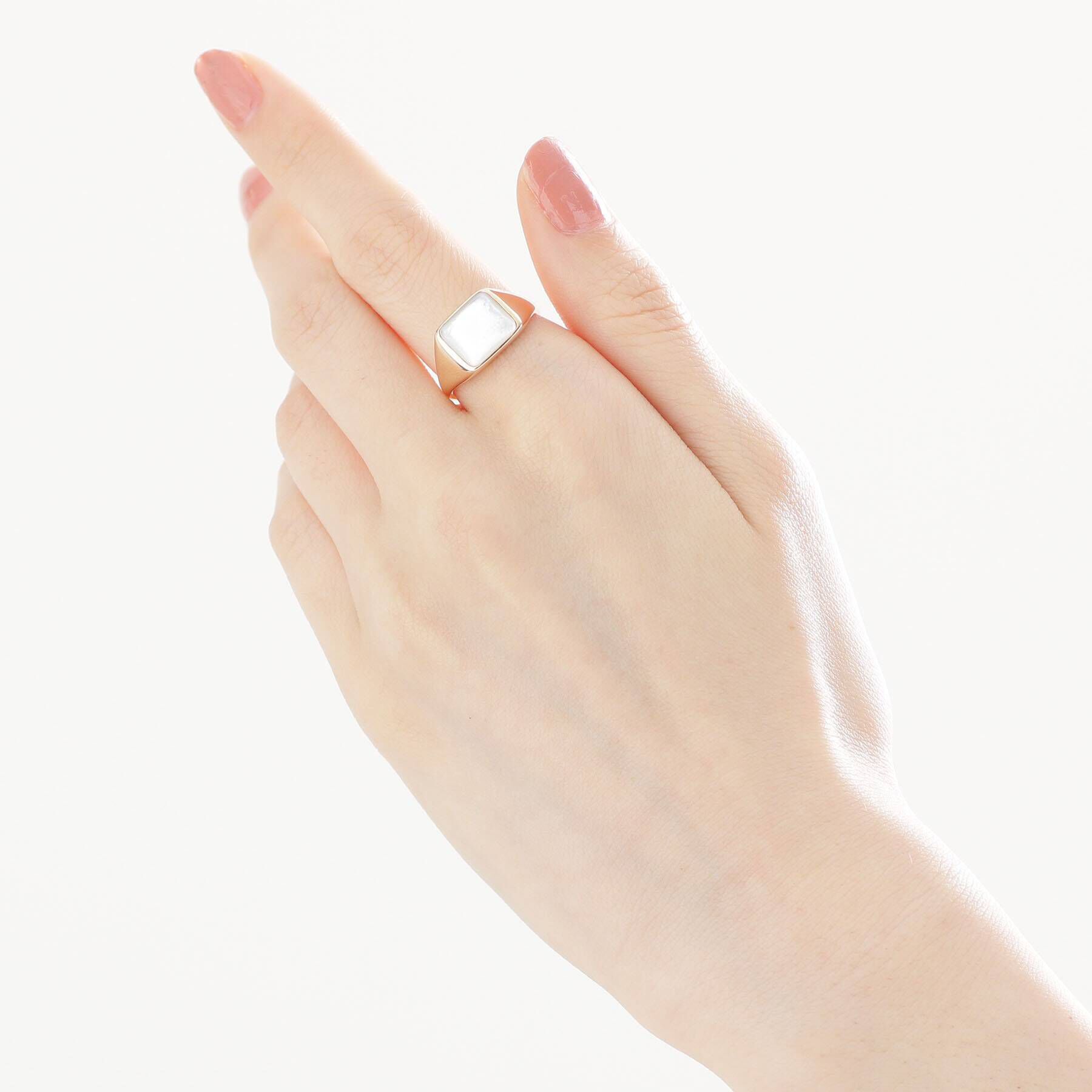 COCOSHNIK「K10カラーストーン（白蝶貝）シグネットリング」|リング|