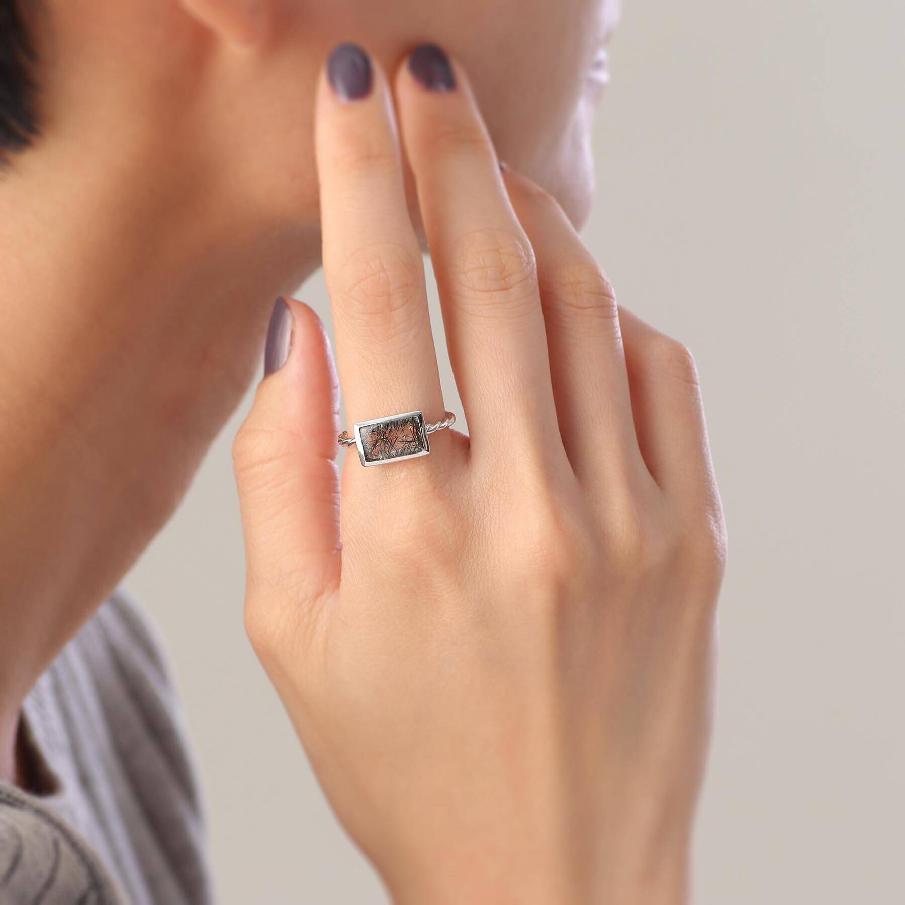 COCOSHNIK「K10トルマリンインクォーツ バフトップカット リング WG」|リング|