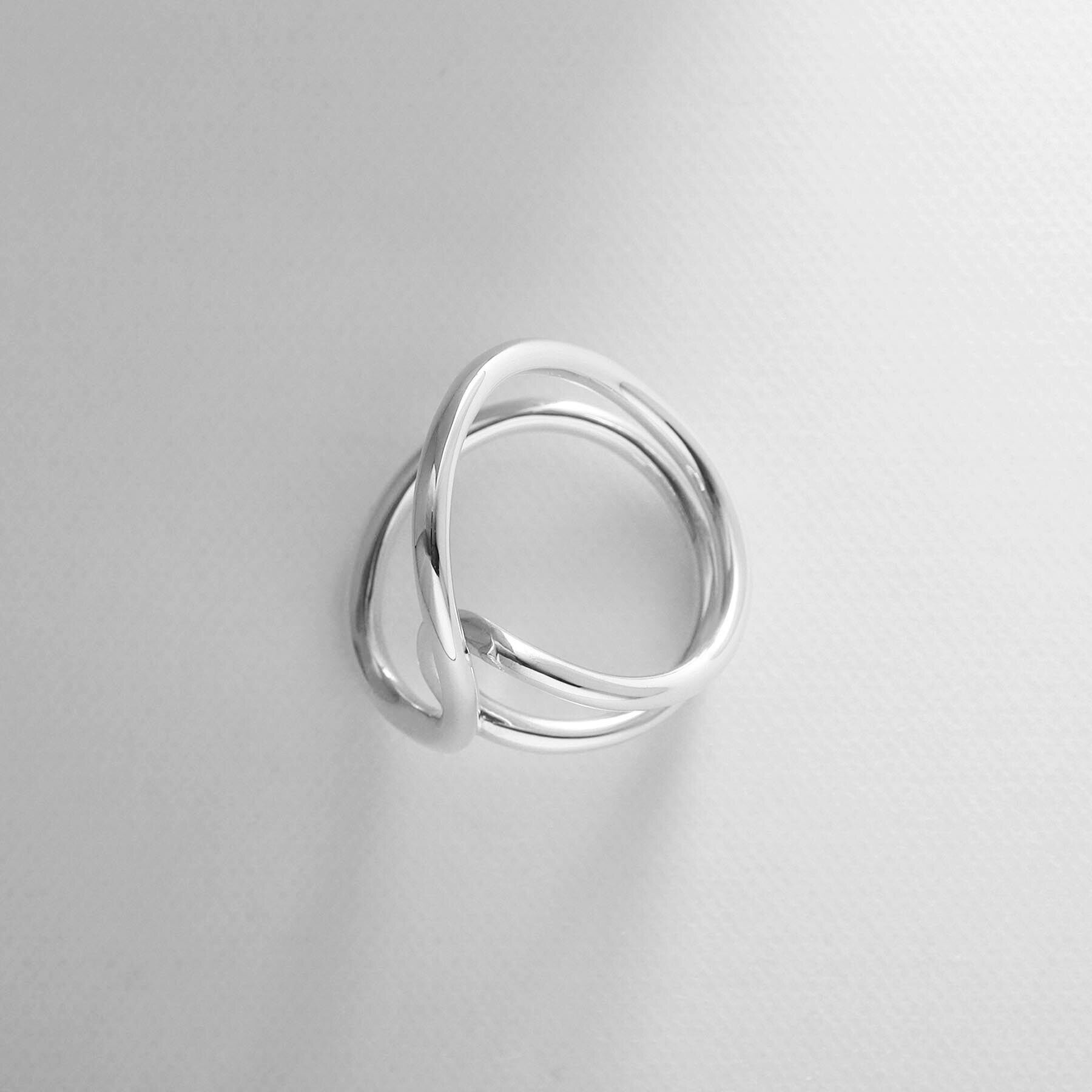 COCOSHNIK ONKITSCH「シルバー ニュアンスライン クロスフロートリング」|リング|