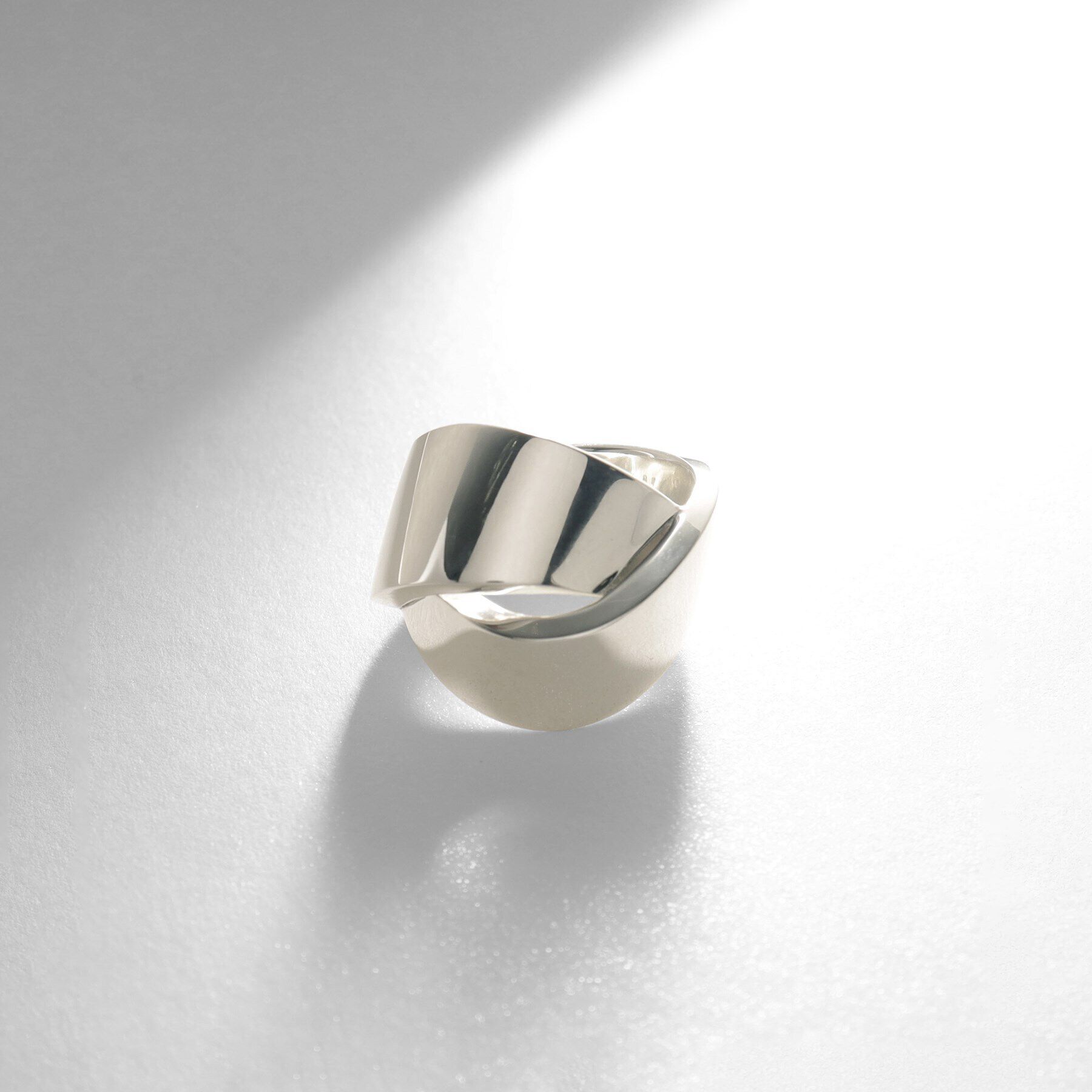 COCOSHNIK ONKITSCH「シルバー フォールディングリング オーバーラップ リング」|リング|