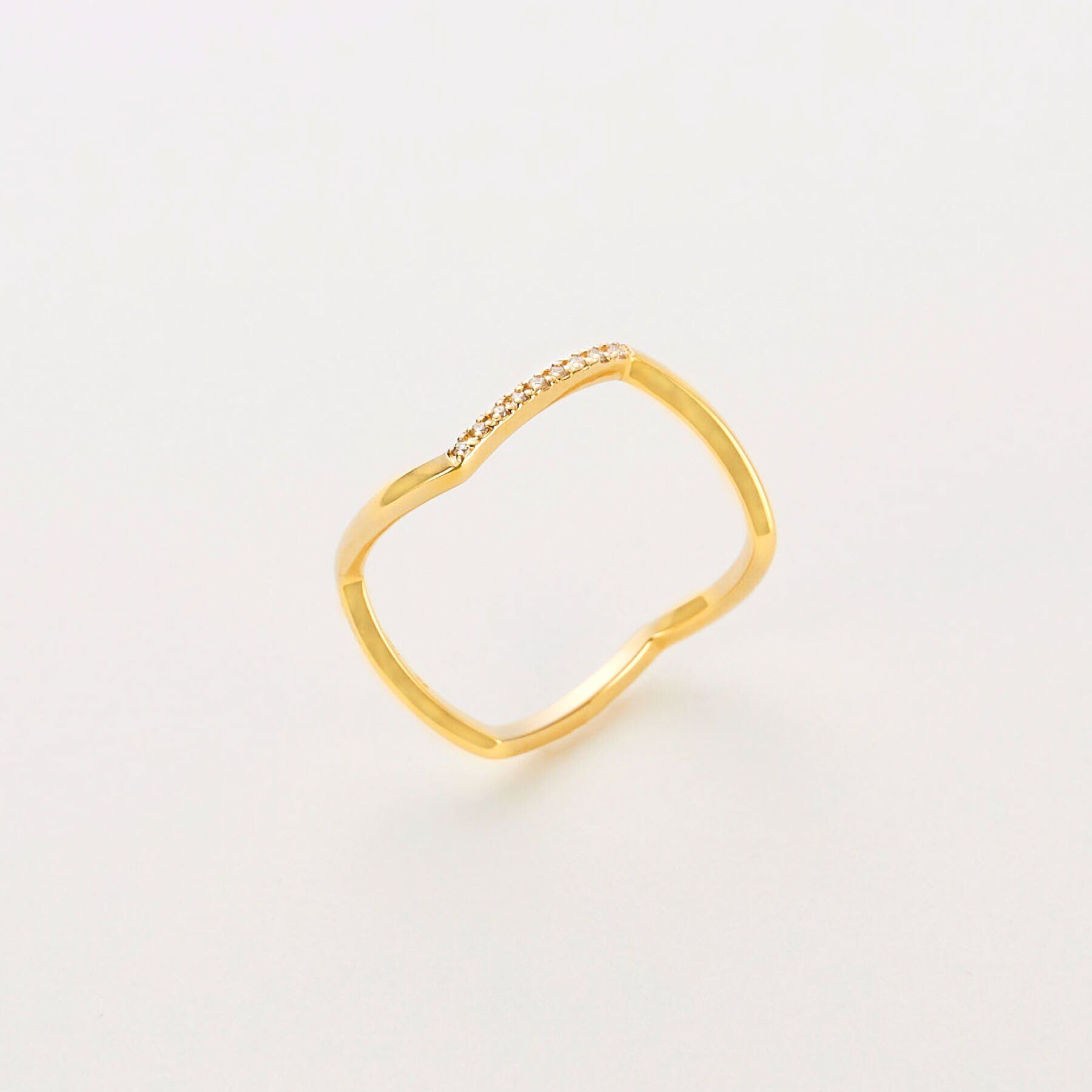 COCOSHNIK「K10ダイヤモンド V字連続 リング」|リング|