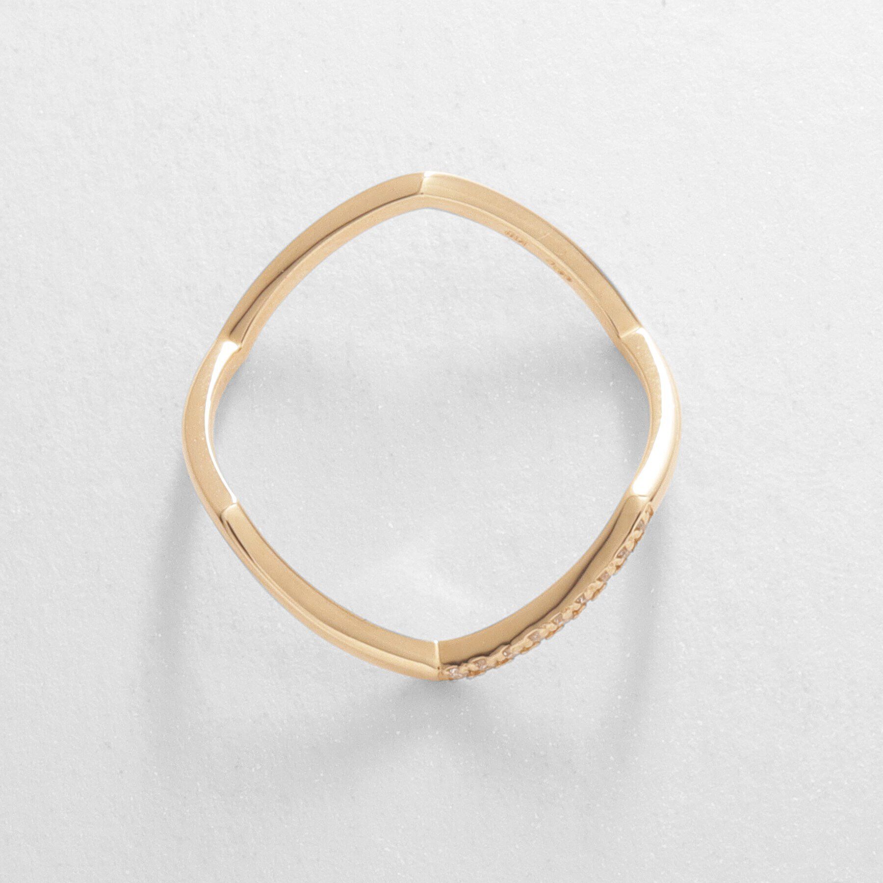 COCOSHNIK「K10ダイヤモンド V字連続 リング」|リング|